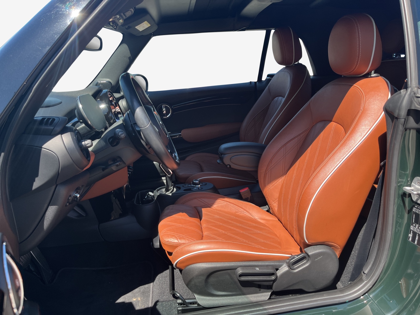 MINI Cooper John Cooper Works Cabriolet Steptronic-image-7