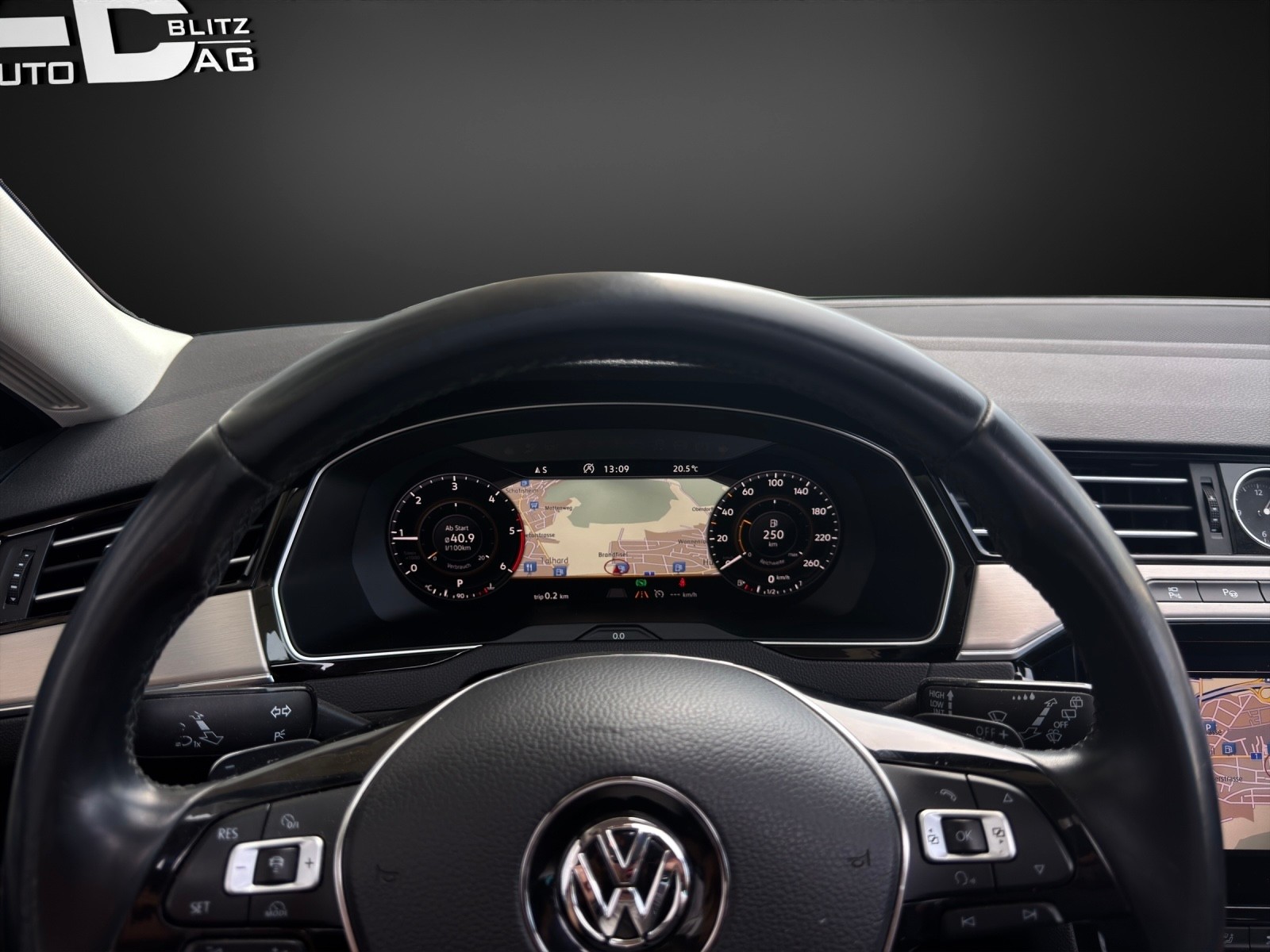 VW Passat Variant 2.0 TDI BMT High. R-Line DSG 4Motion mit 240 PS-image-11
