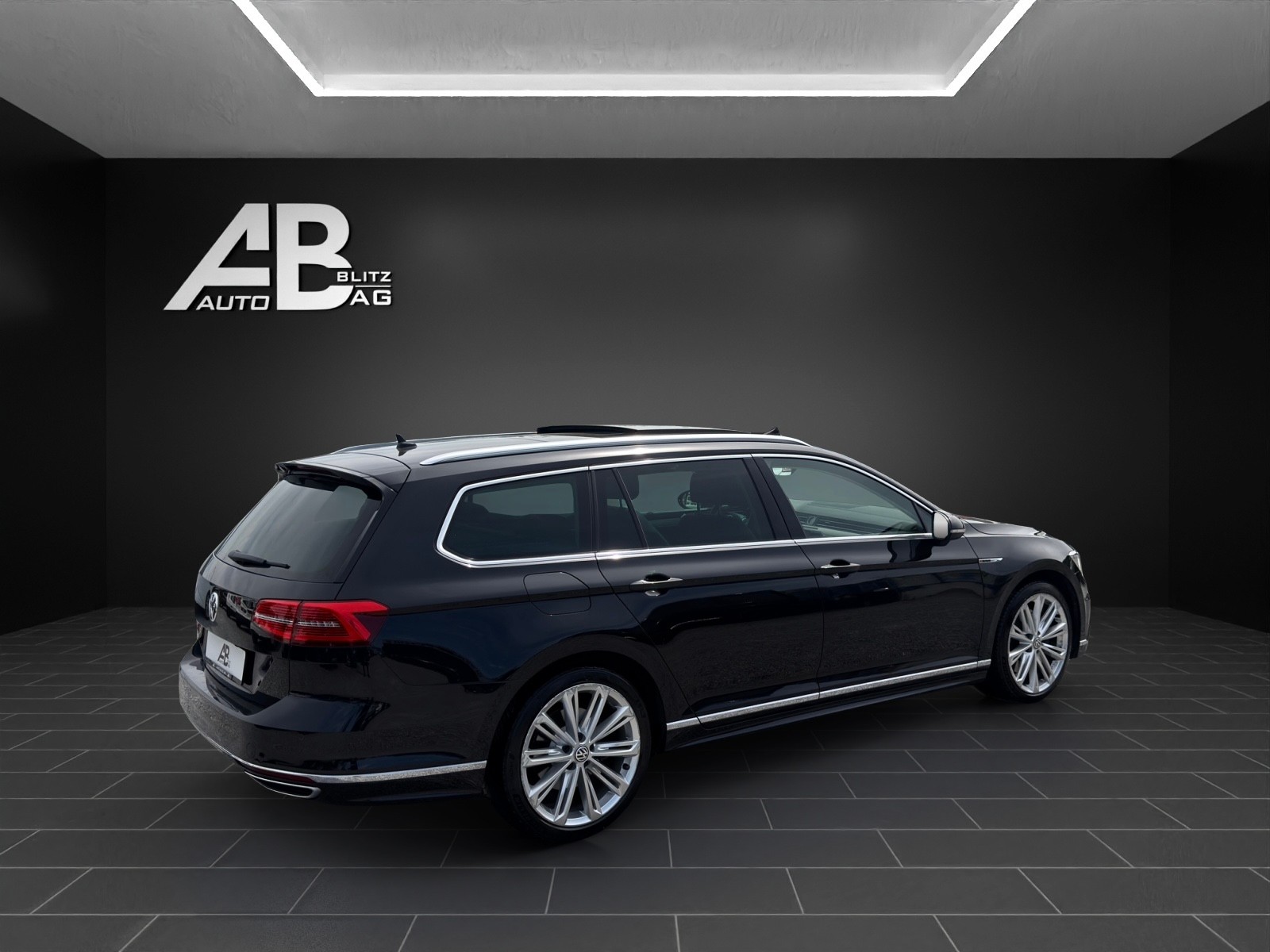 VW Passat Variant 2.0 TDI BMT High. R-Line DSG 4Motion mit 240 PS-image-4