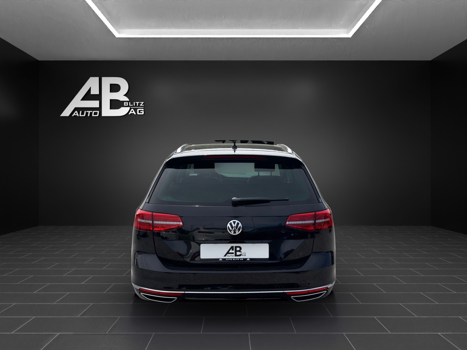 VW Passat Variant 2.0 TDI BMT High. R-Line DSG 4Motion mit 240 PS-image-3