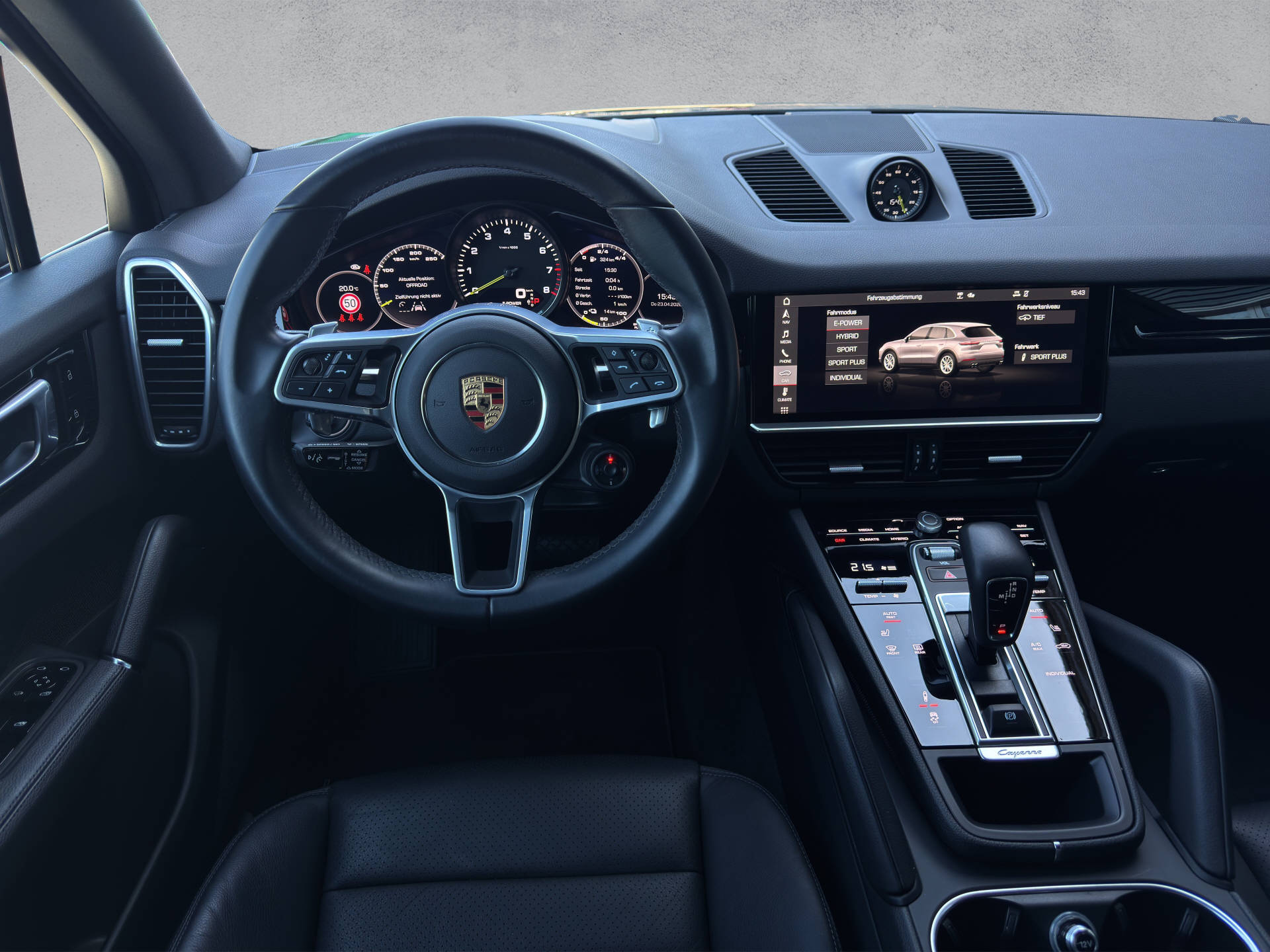 PORSCHE Cayenne E-Hybrid-image-5