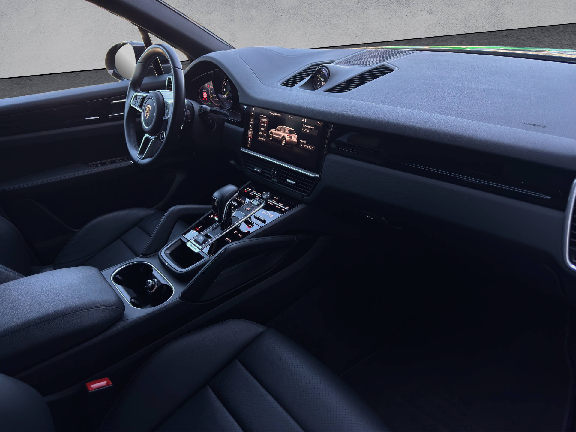 PORSCHE Cayenne E-Hybrid-image-7