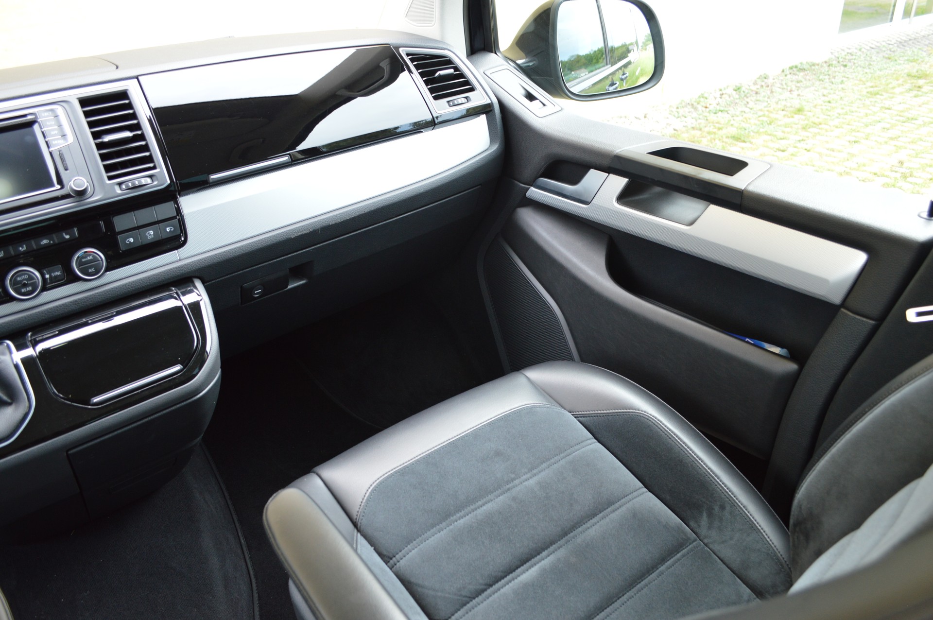VW T6 Multivan 2.0 TSI Highline DSG-image-17