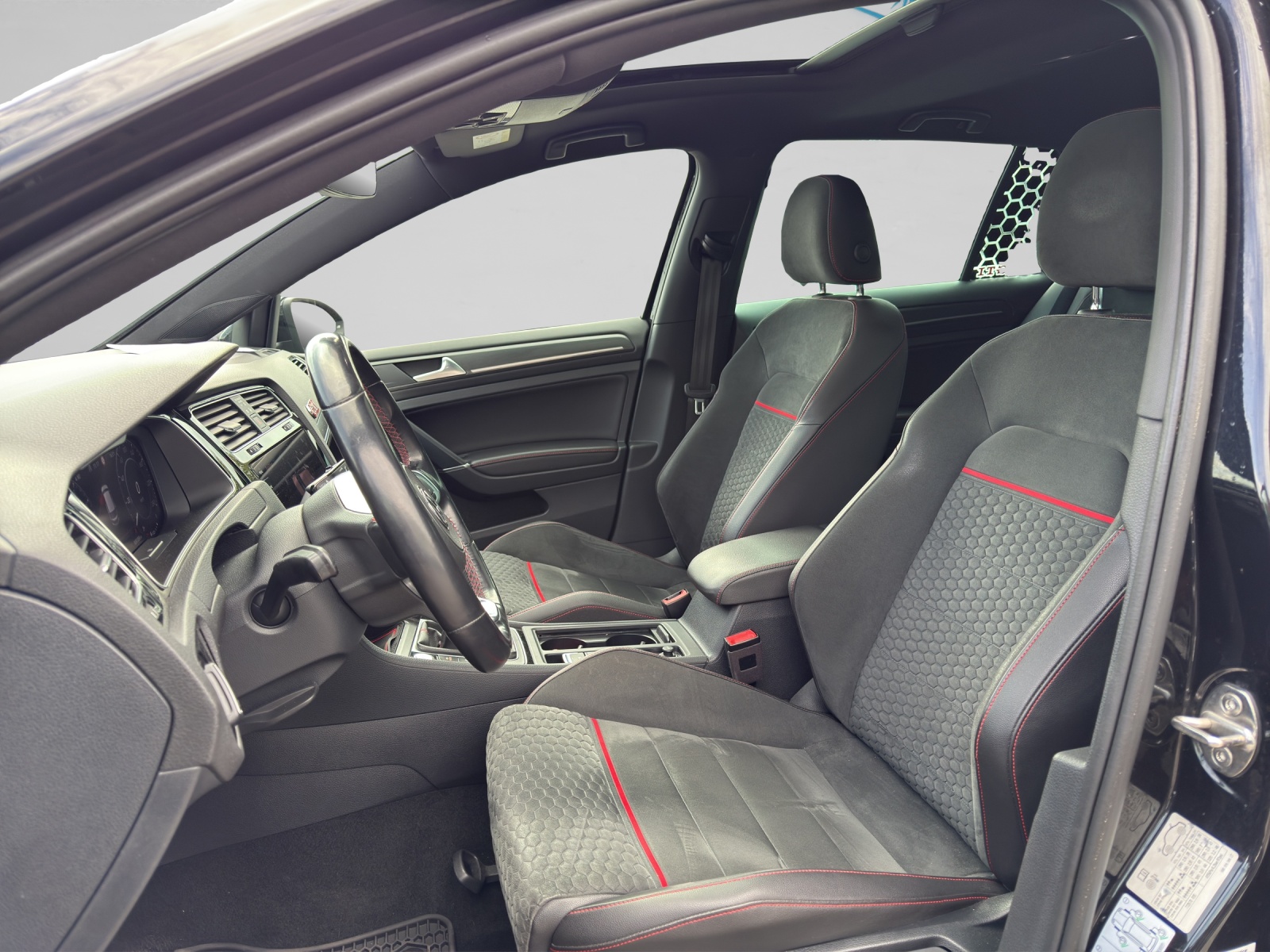 VW Golf 2.0 TSI GTI Performance-image-8