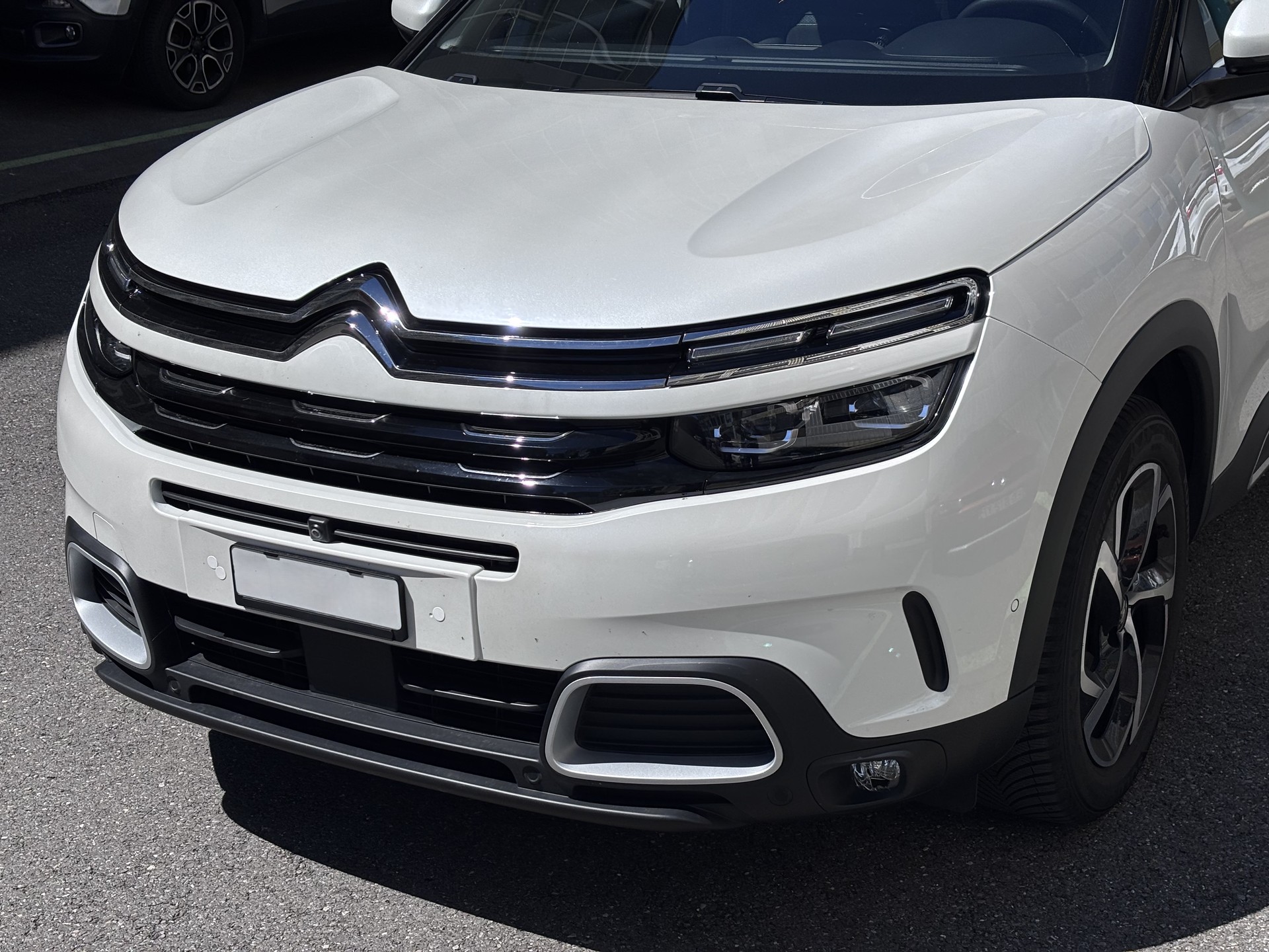 CITROEN C5 Aircross 1.5 BlueHD Shine EAT8-image-1