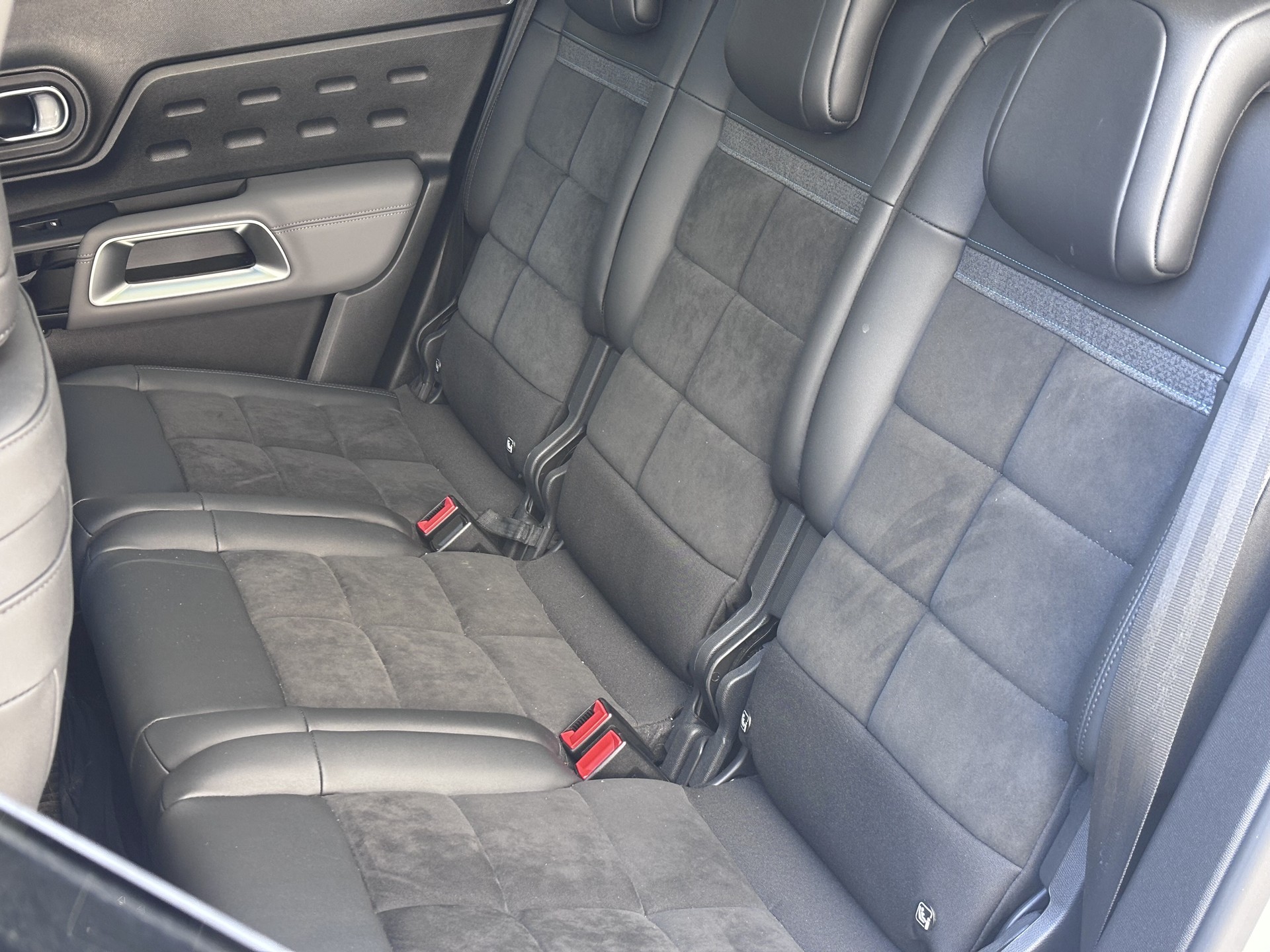 CITROEN C5 Aircross 1.5 BlueHD Shine EAT8-image-9