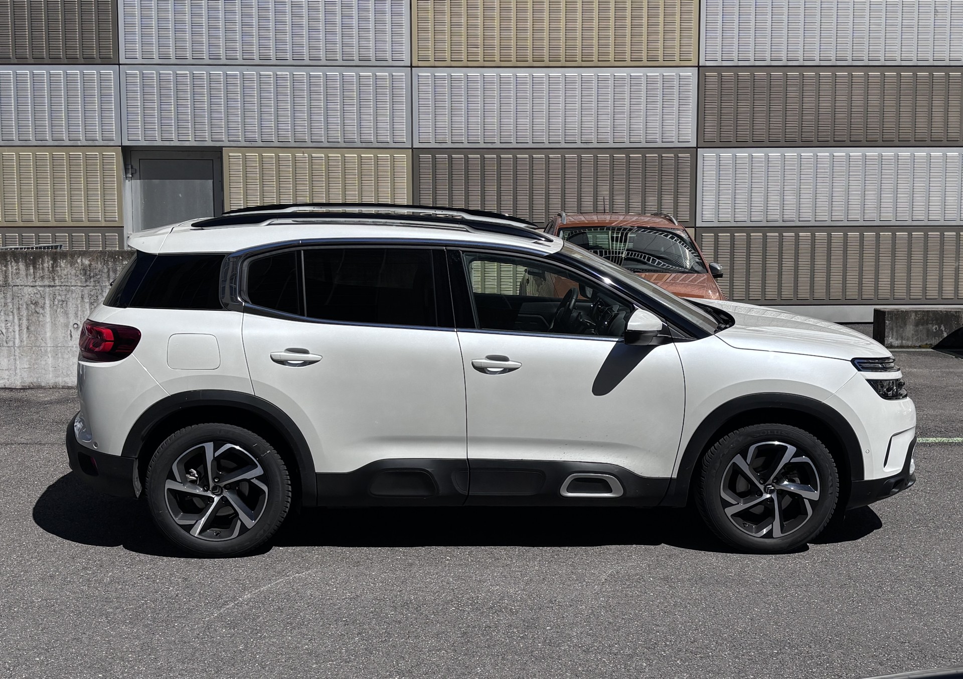CITROEN C5 Aircross 1.5 BlueHD Shine EAT8-image-2