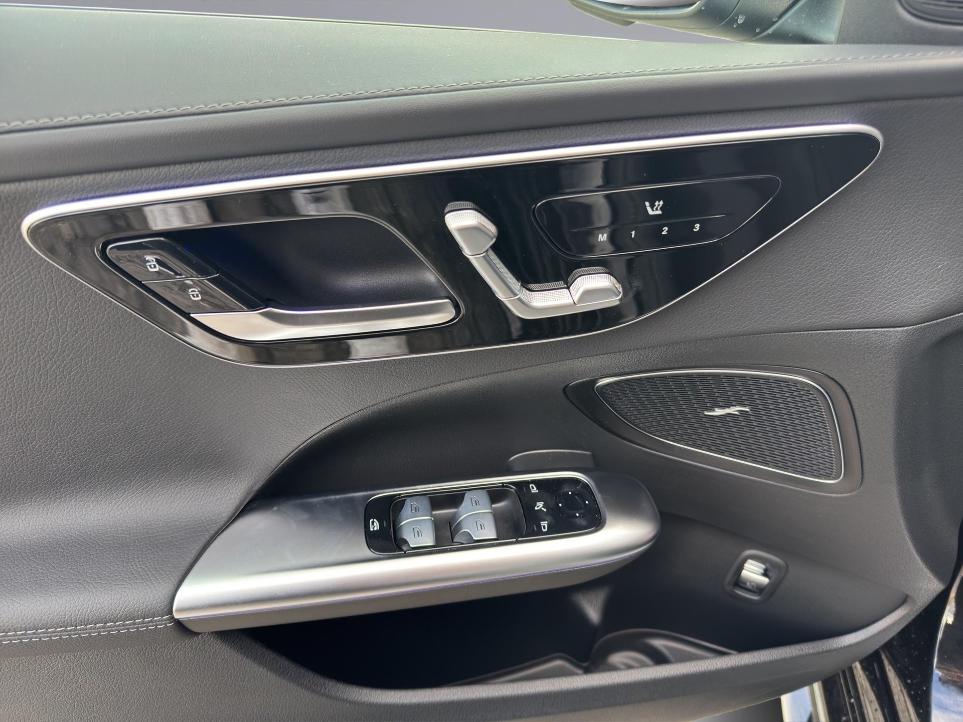 MERCEDES-BENZ C 220 d Swiss Star AMG Line 4matic-image-17