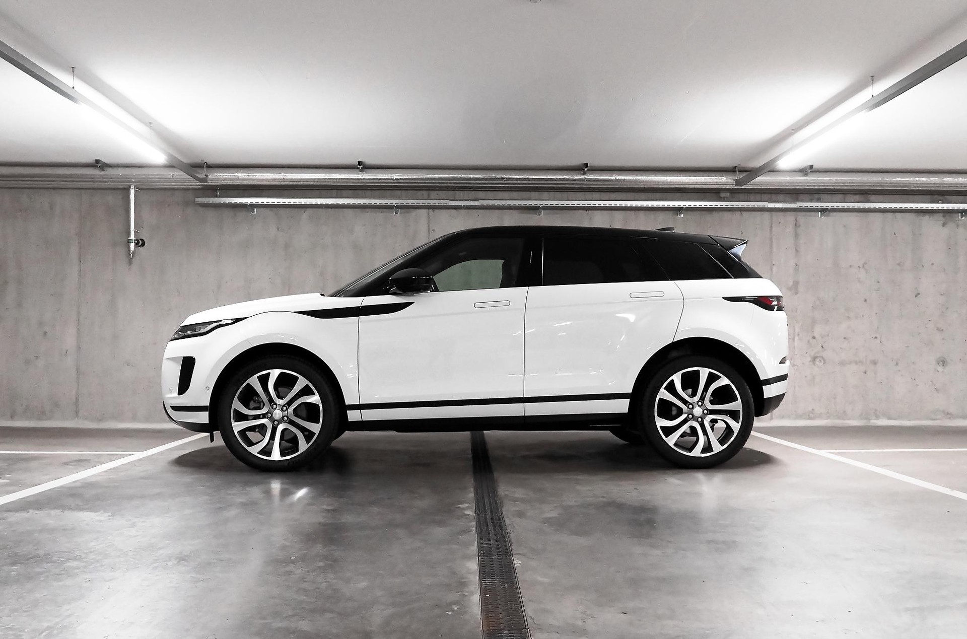 LAND ROVER Range Rover Evoque 2.0 T S-showroom-element-3