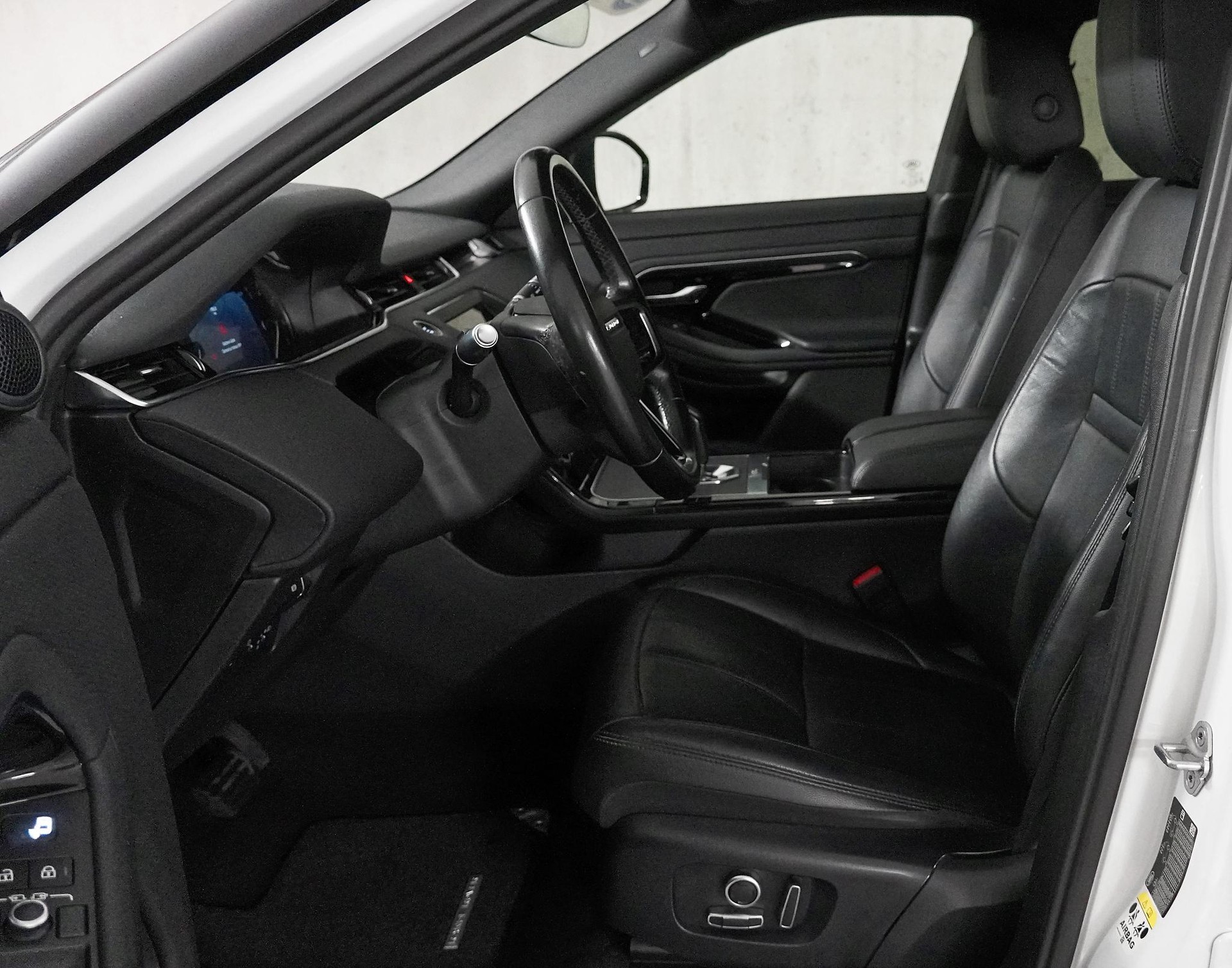 LAND ROVER Range Rover Evoque 2.0 T S-showroom-element-2