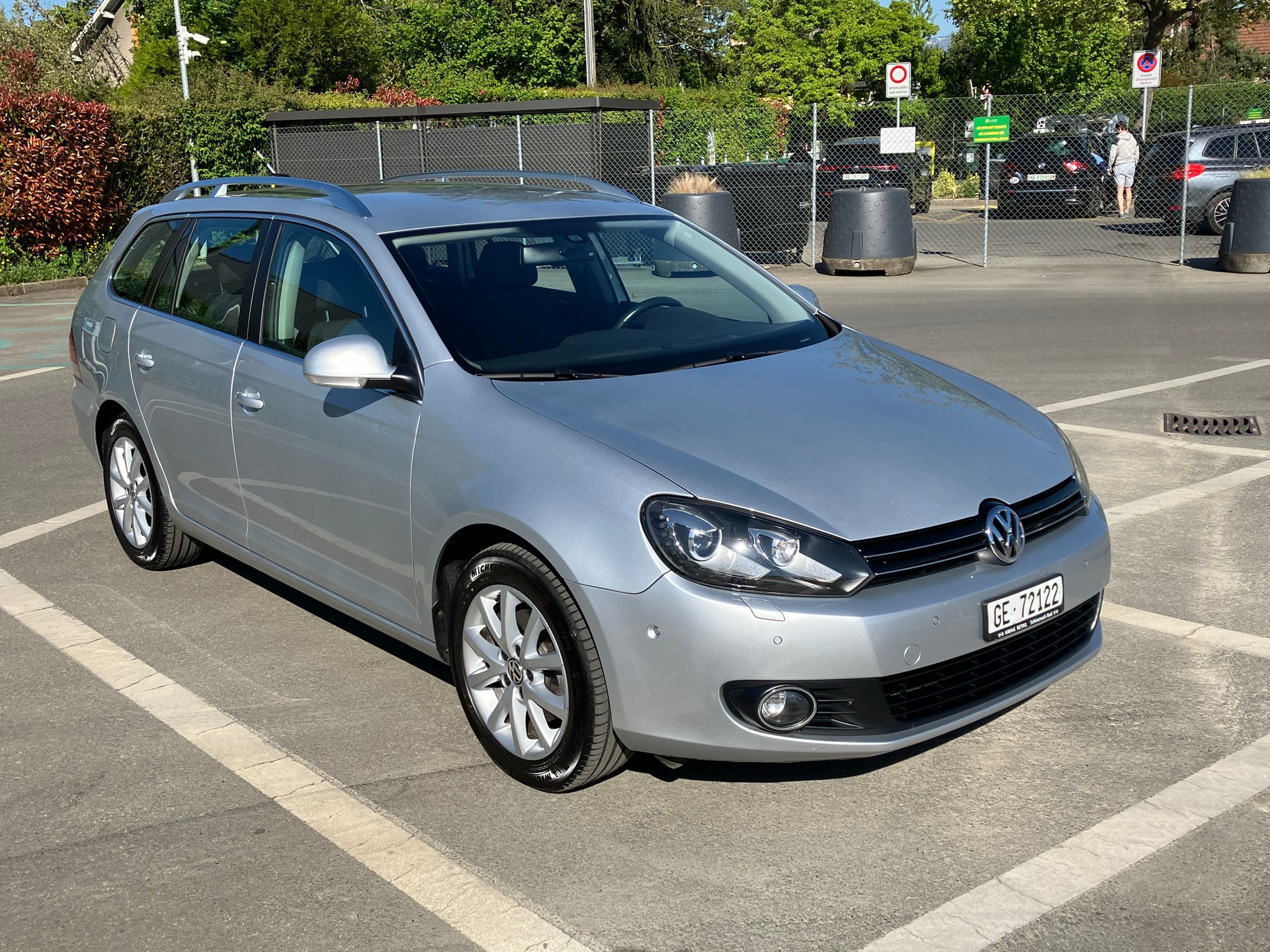 VW Golf Variant 1.4 TSI Team DSG7-image-1
