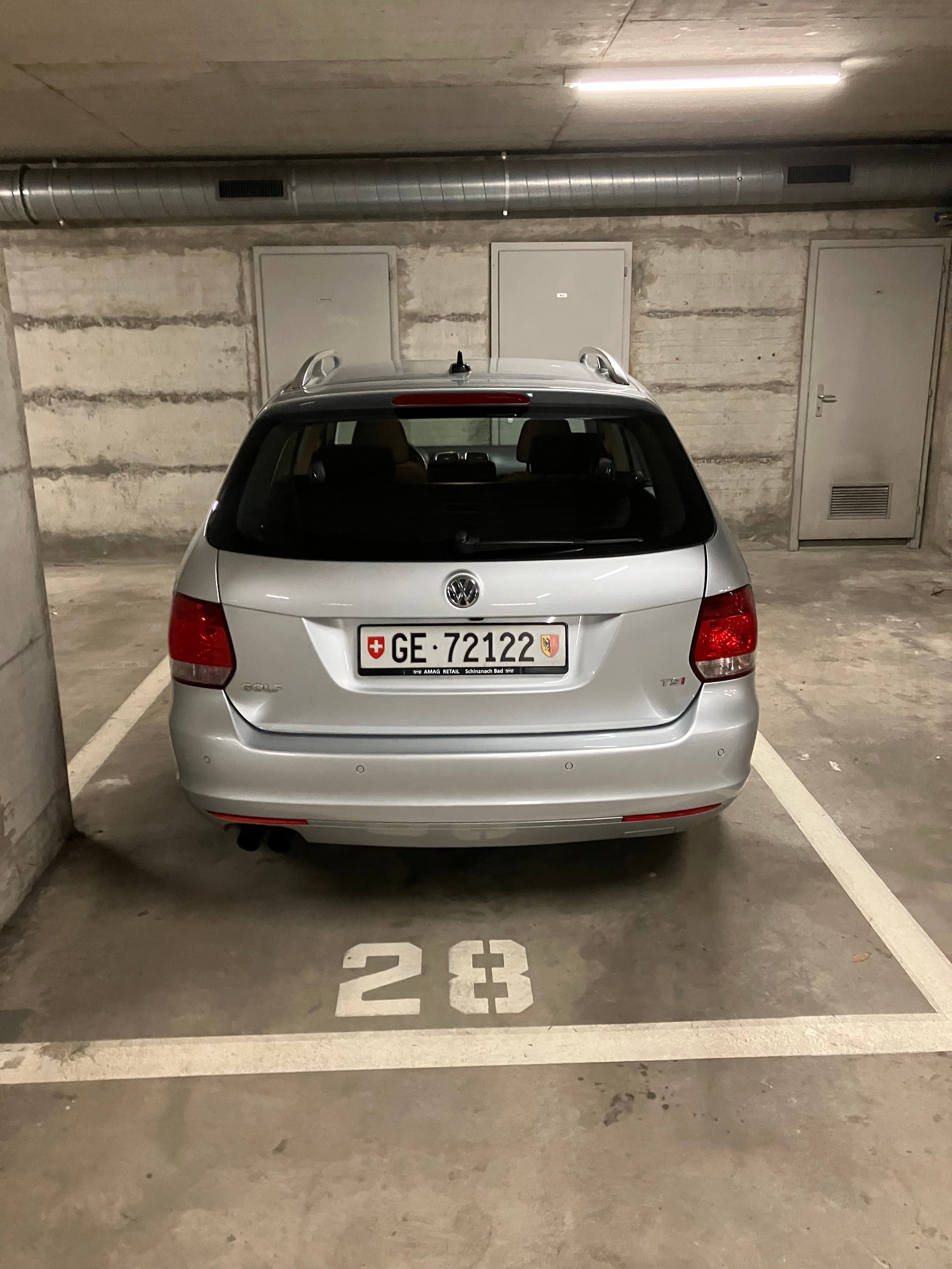 VW Golf Variant 1.4 TSI Team DSG7-image-4