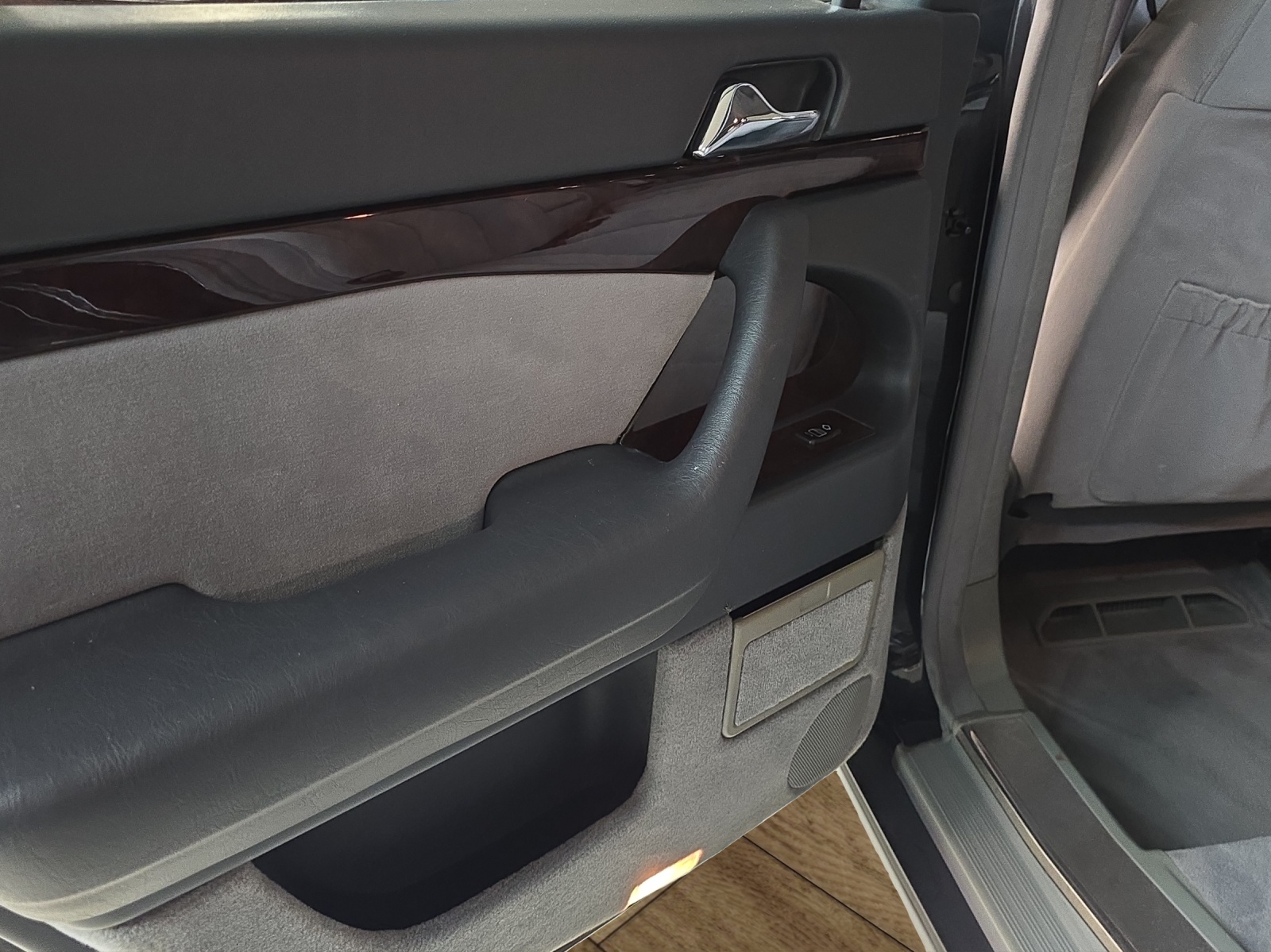 MERCEDES-BENZ S 500 Automatic-image-16