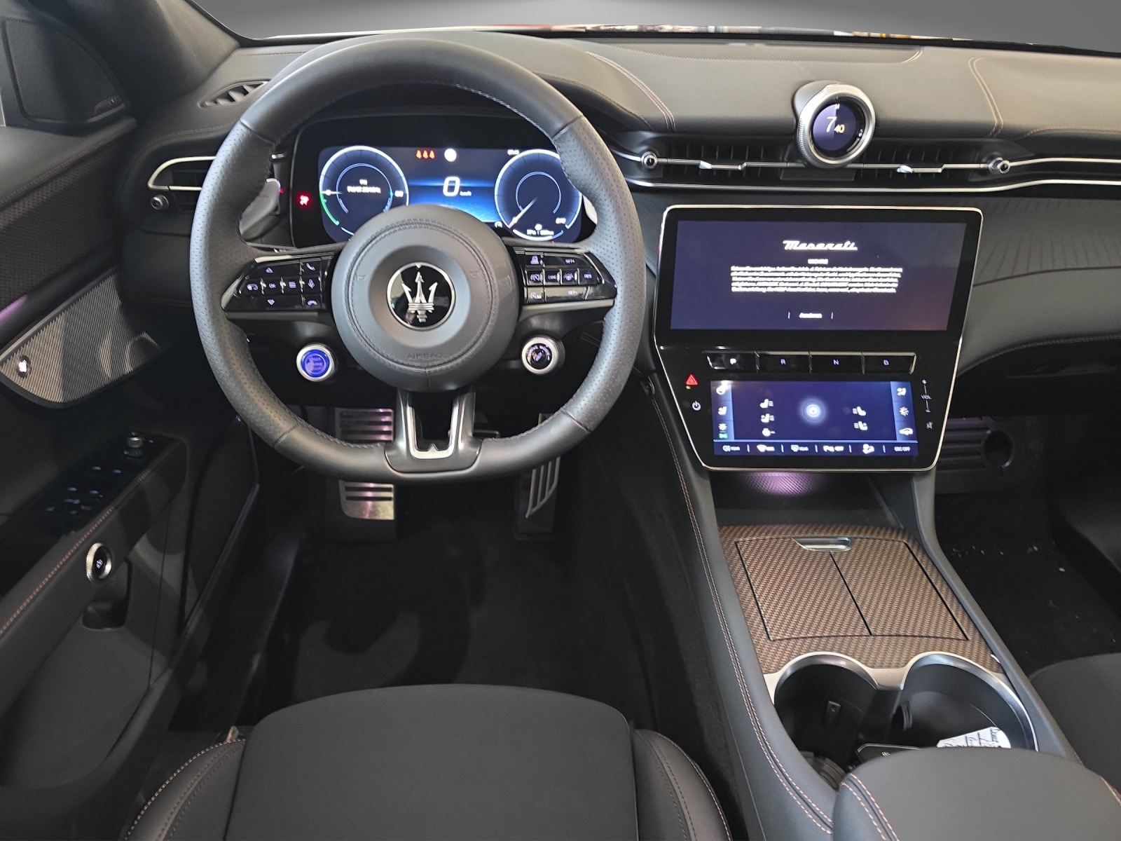MASERATI Grecale Folgore 105kWh-showroom-element-3
