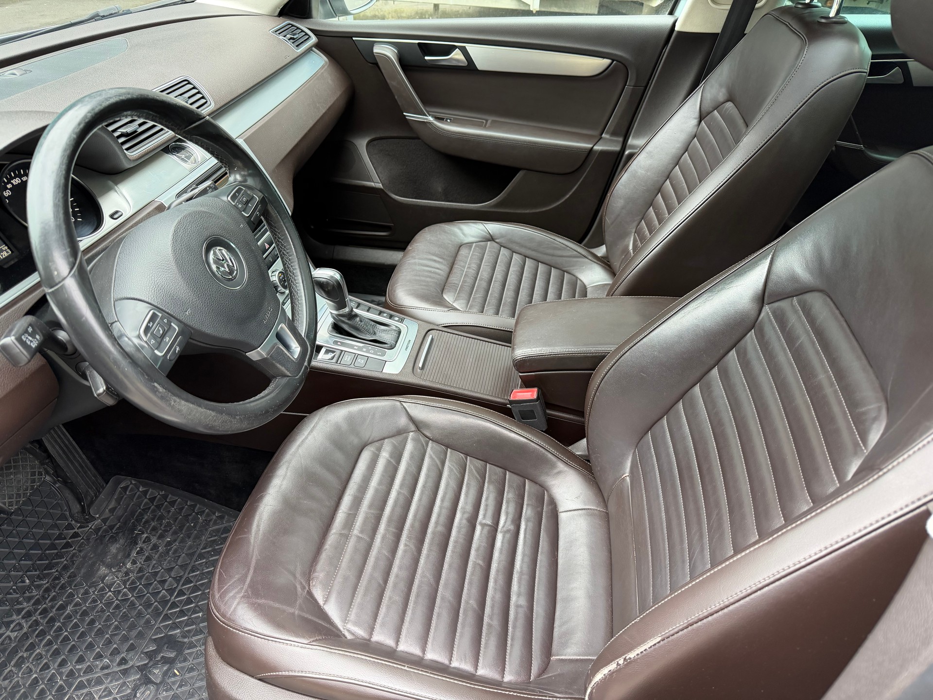 VW Passat Variant 3.6 FSI Highline 4Motion DSG-image-9