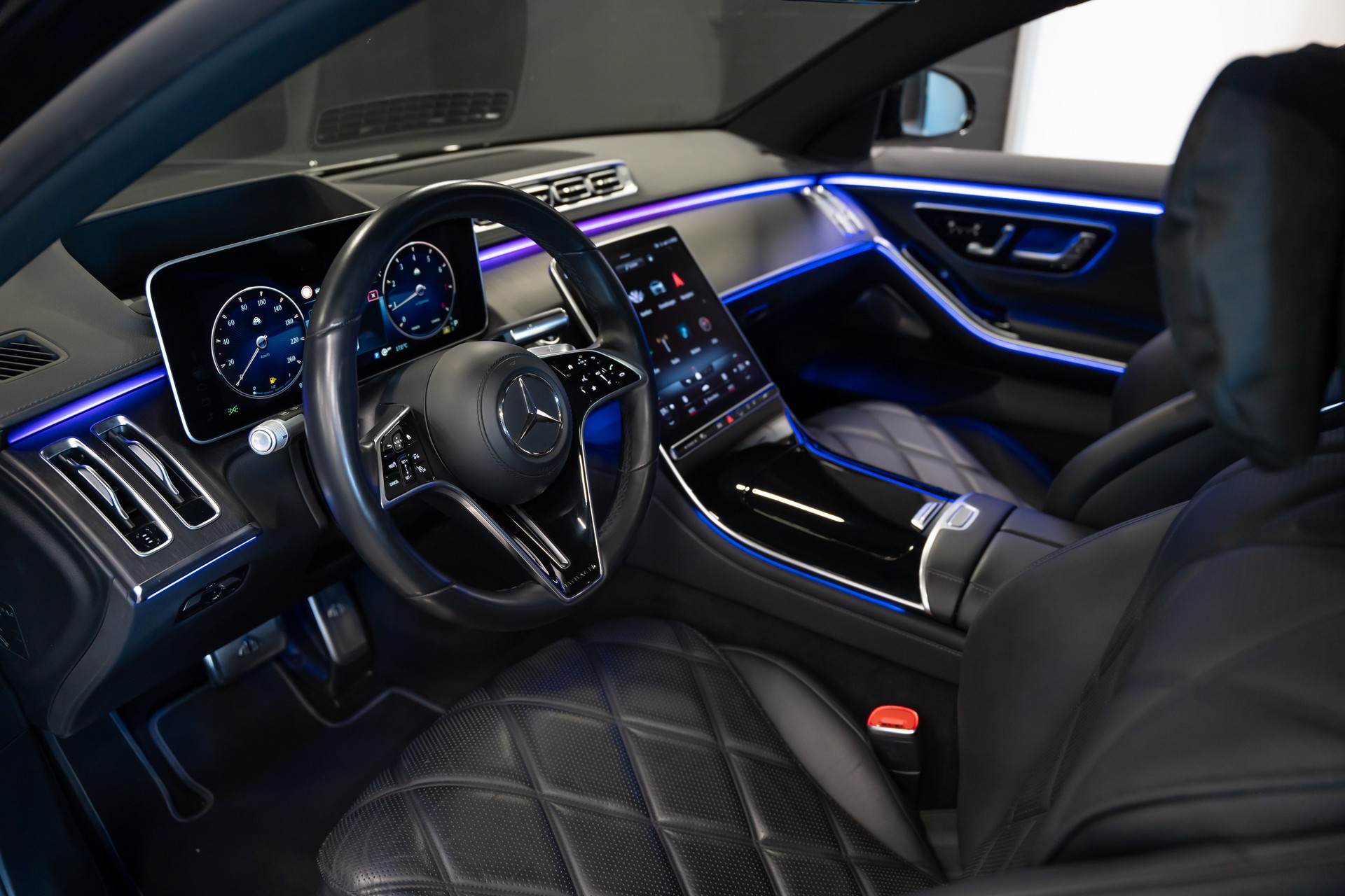 MERCEDES-BENZ S 580 4Matic Maybach 9G-Tronic-image-10