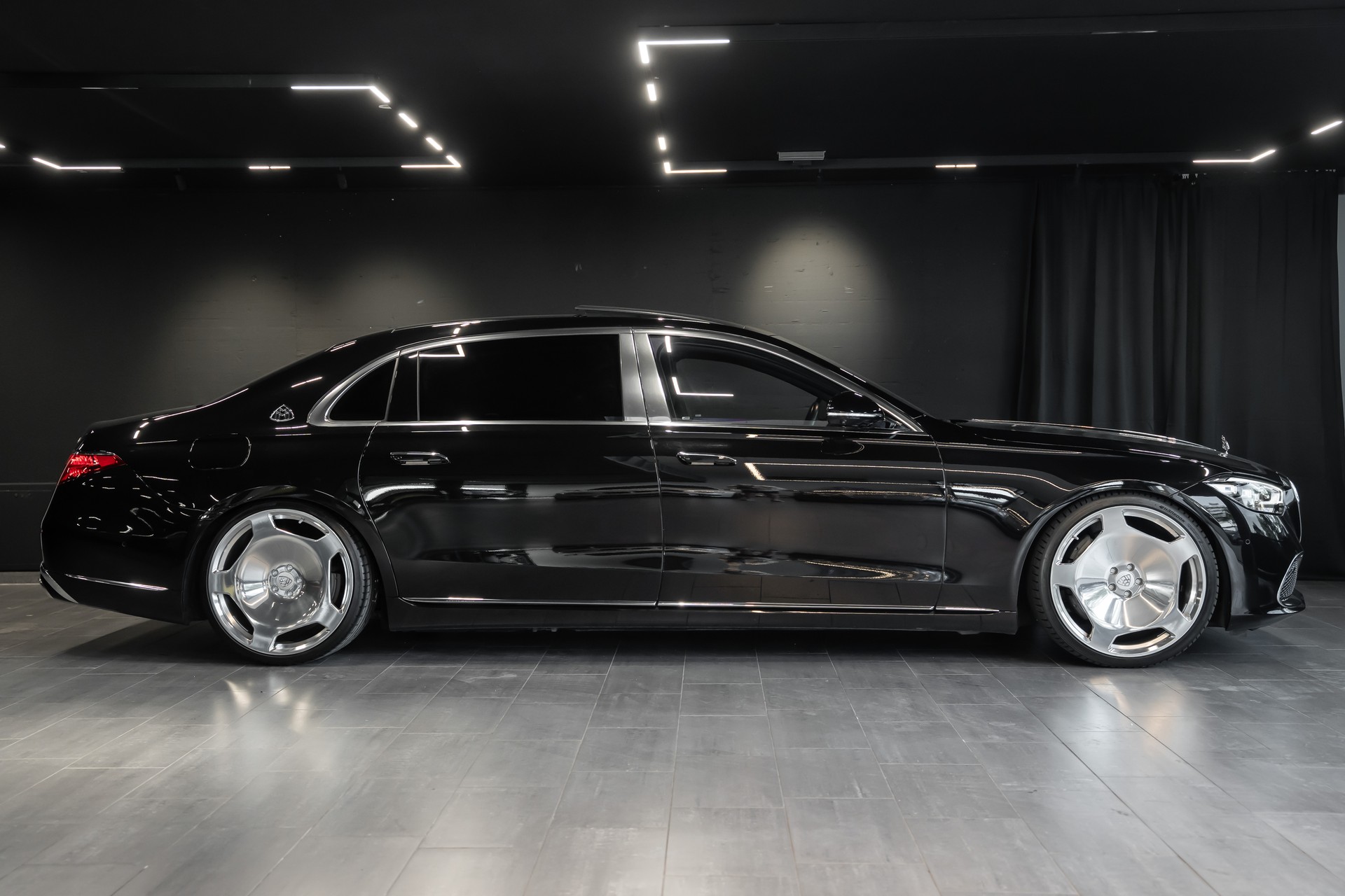 MERCEDES-BENZ S 580 4Matic Maybach 9G-Tronic-image-3