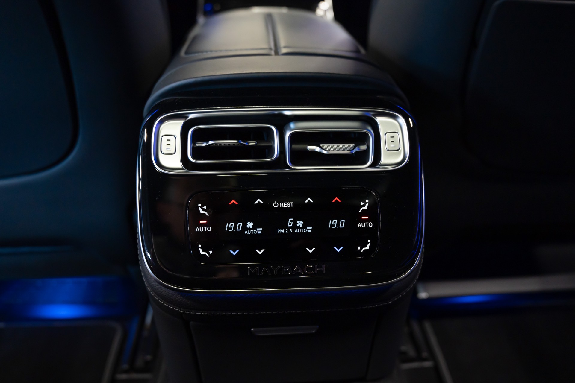 MERCEDES-BENZ S 580 4Matic Maybach 9G-Tronic-image-13