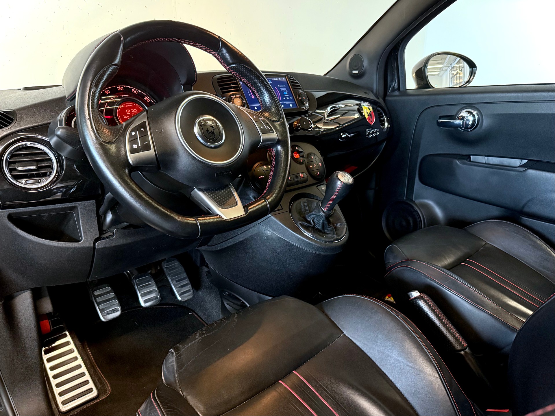 FIAT 500 1.4 16V Turbo Abarth-image-14