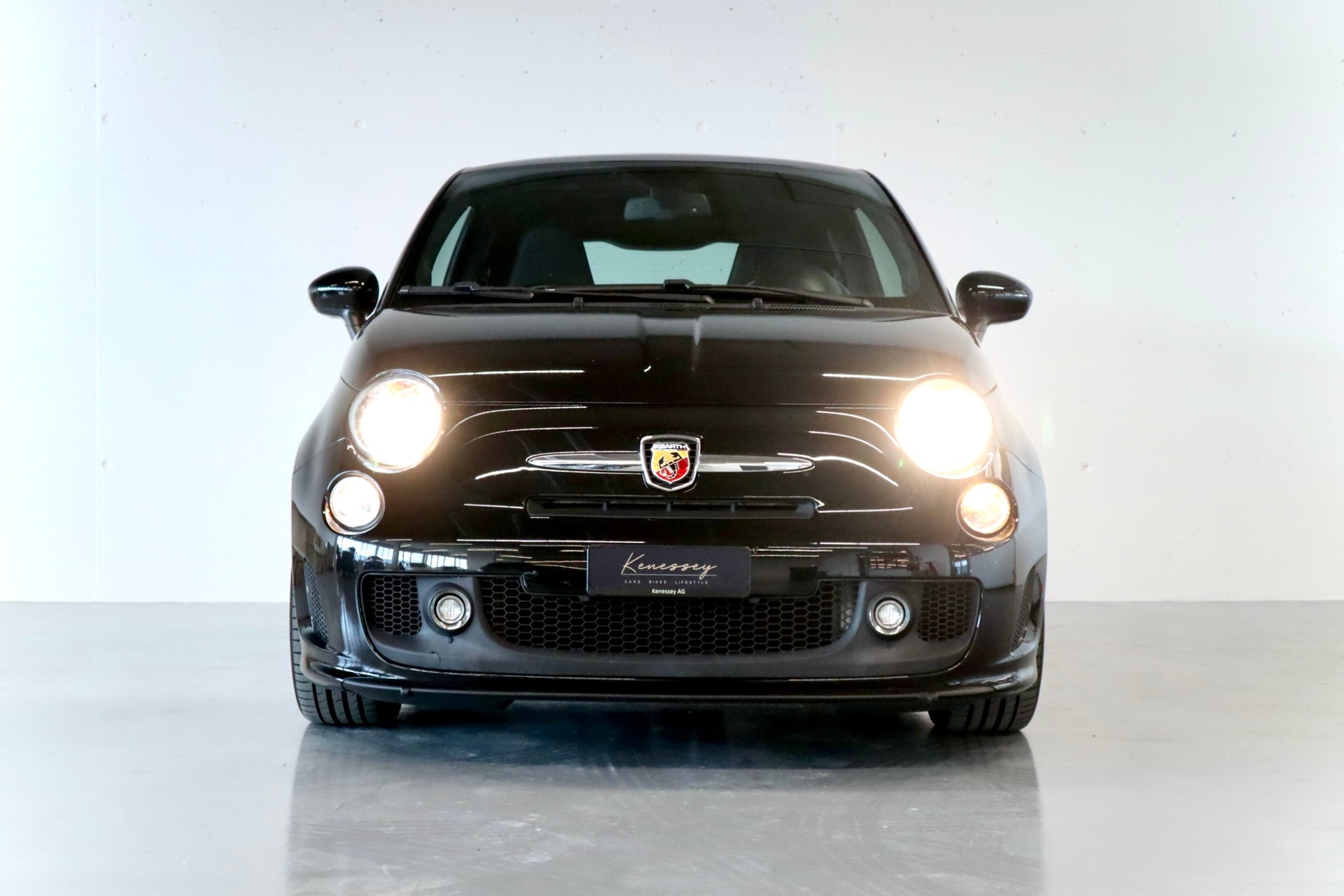 FIAT 500 1.4 16V Turbo Abarth-image-1