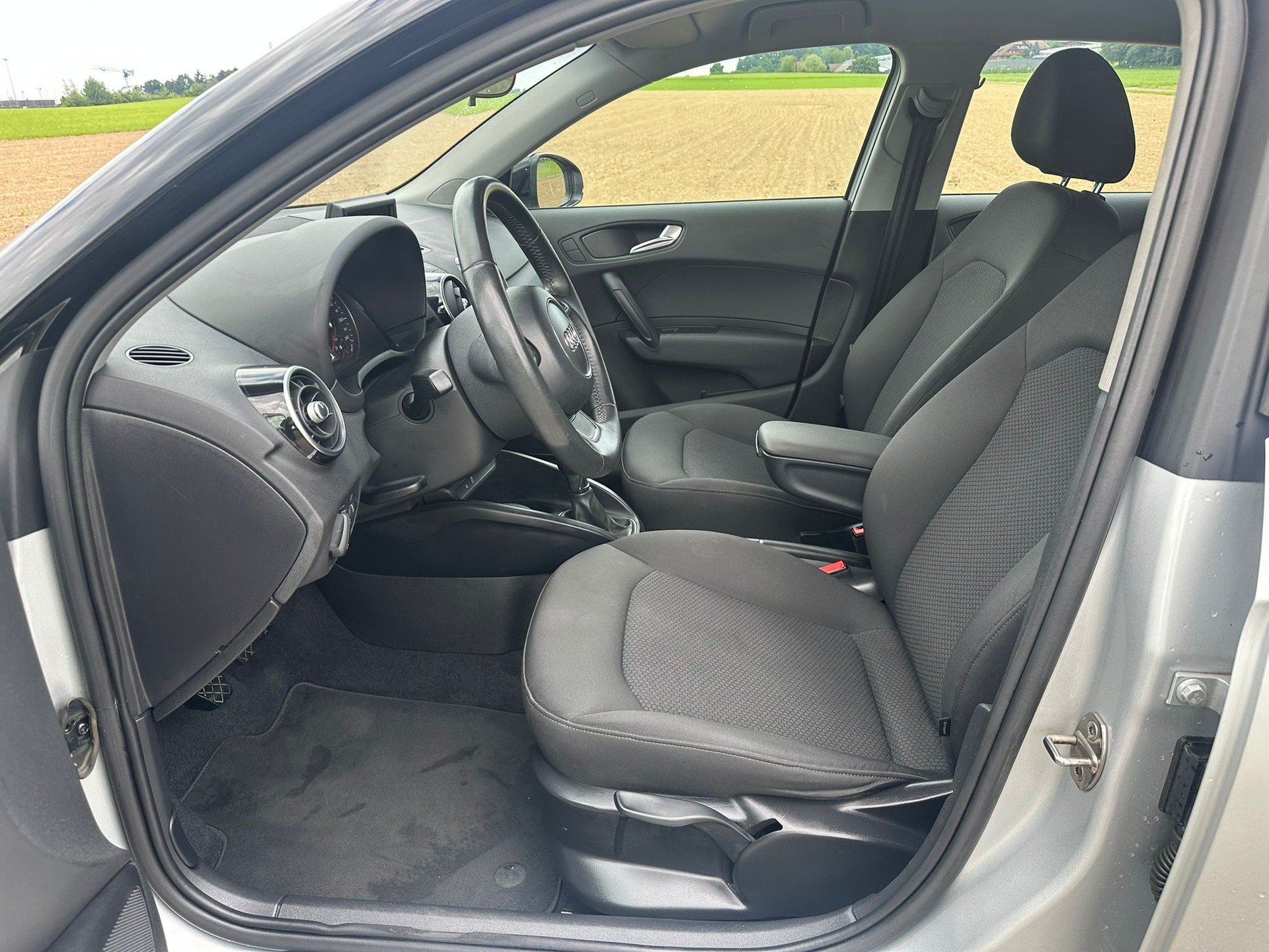 AUDI A1 Sportback 1.2 TFSI Ambition-image-10