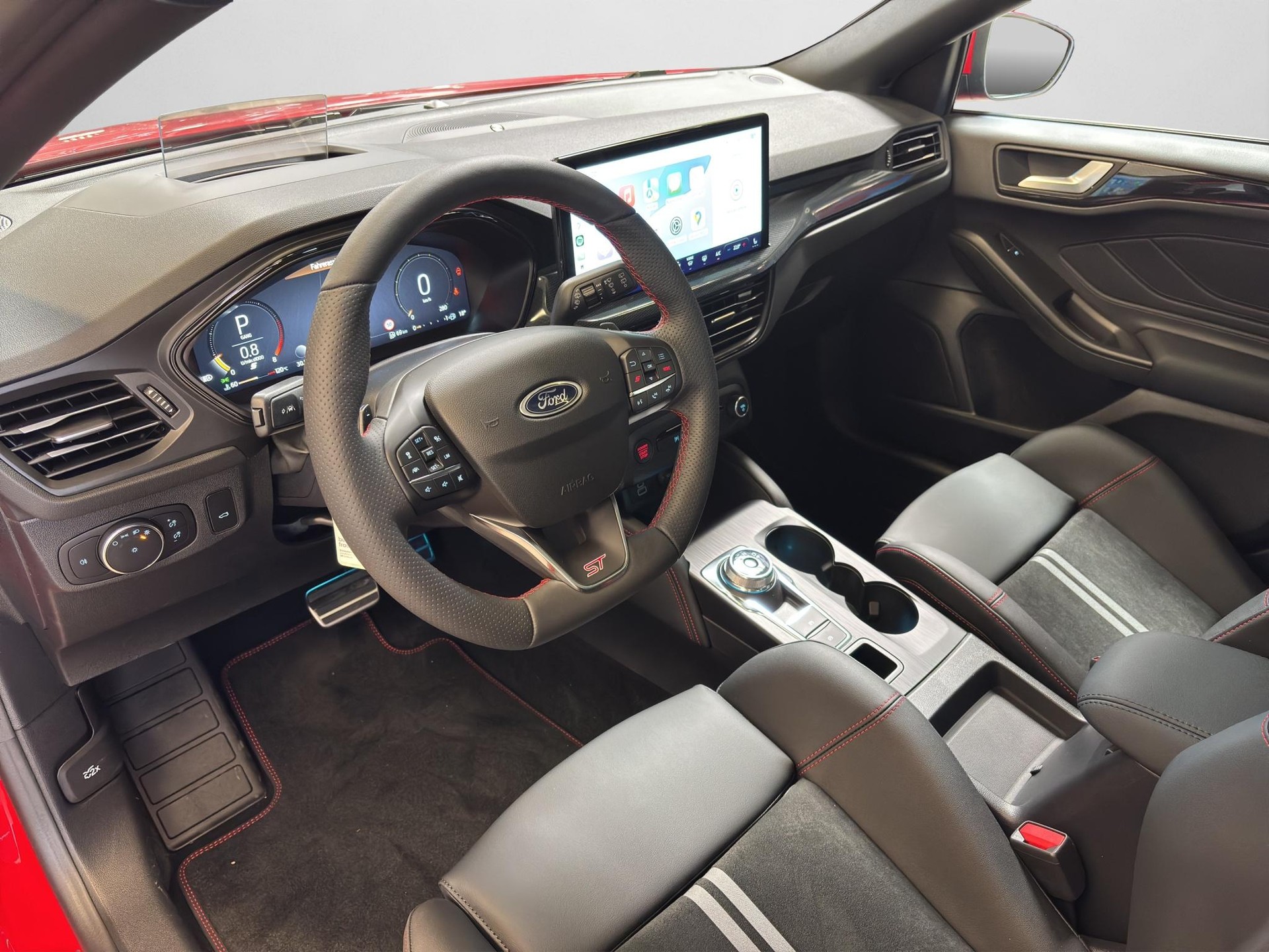 FORD Focus Station Wagon 2.3 EcoB ST X-image-11
