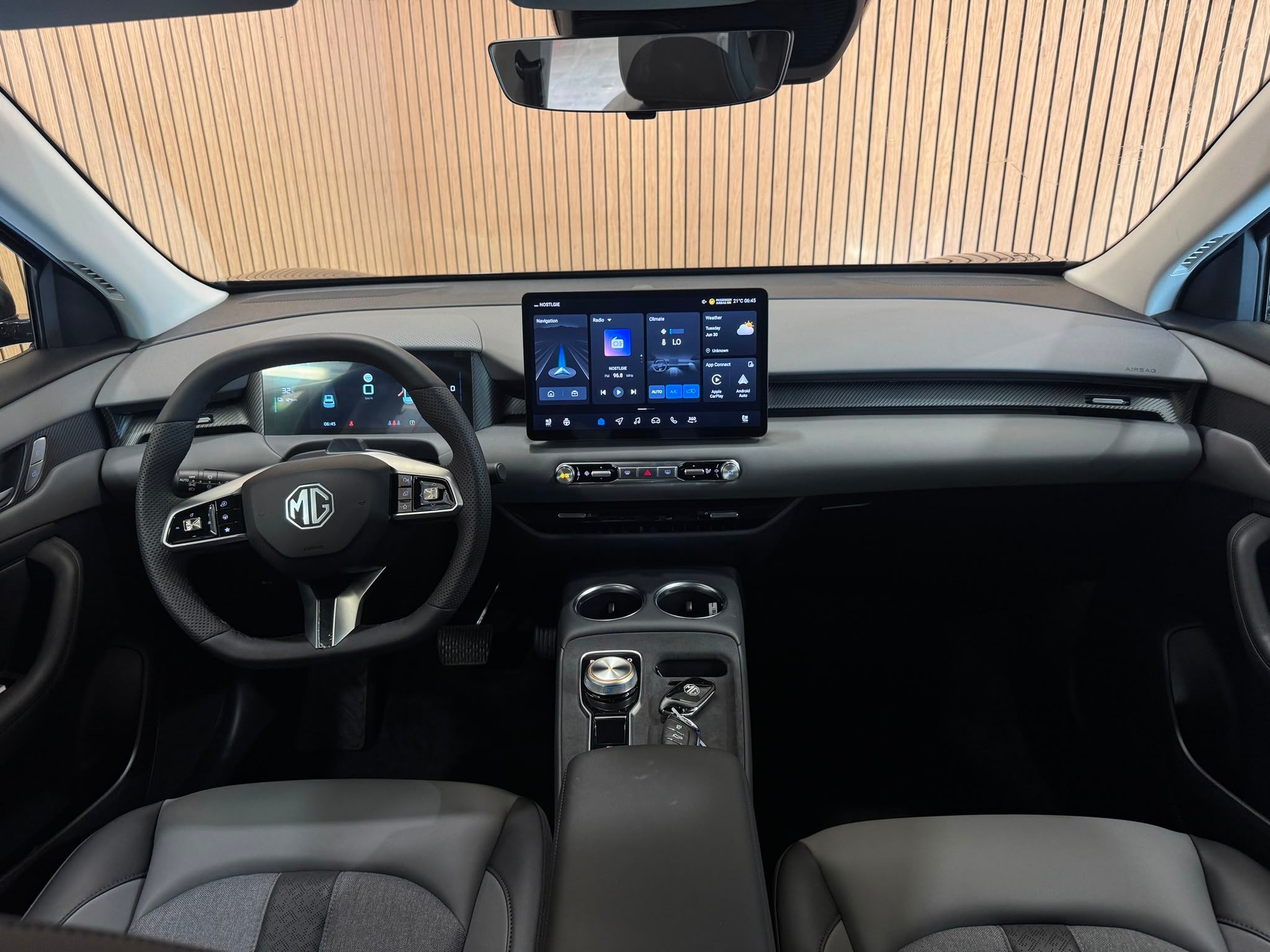 MG S5 EV 64kWh Luxury-image-9