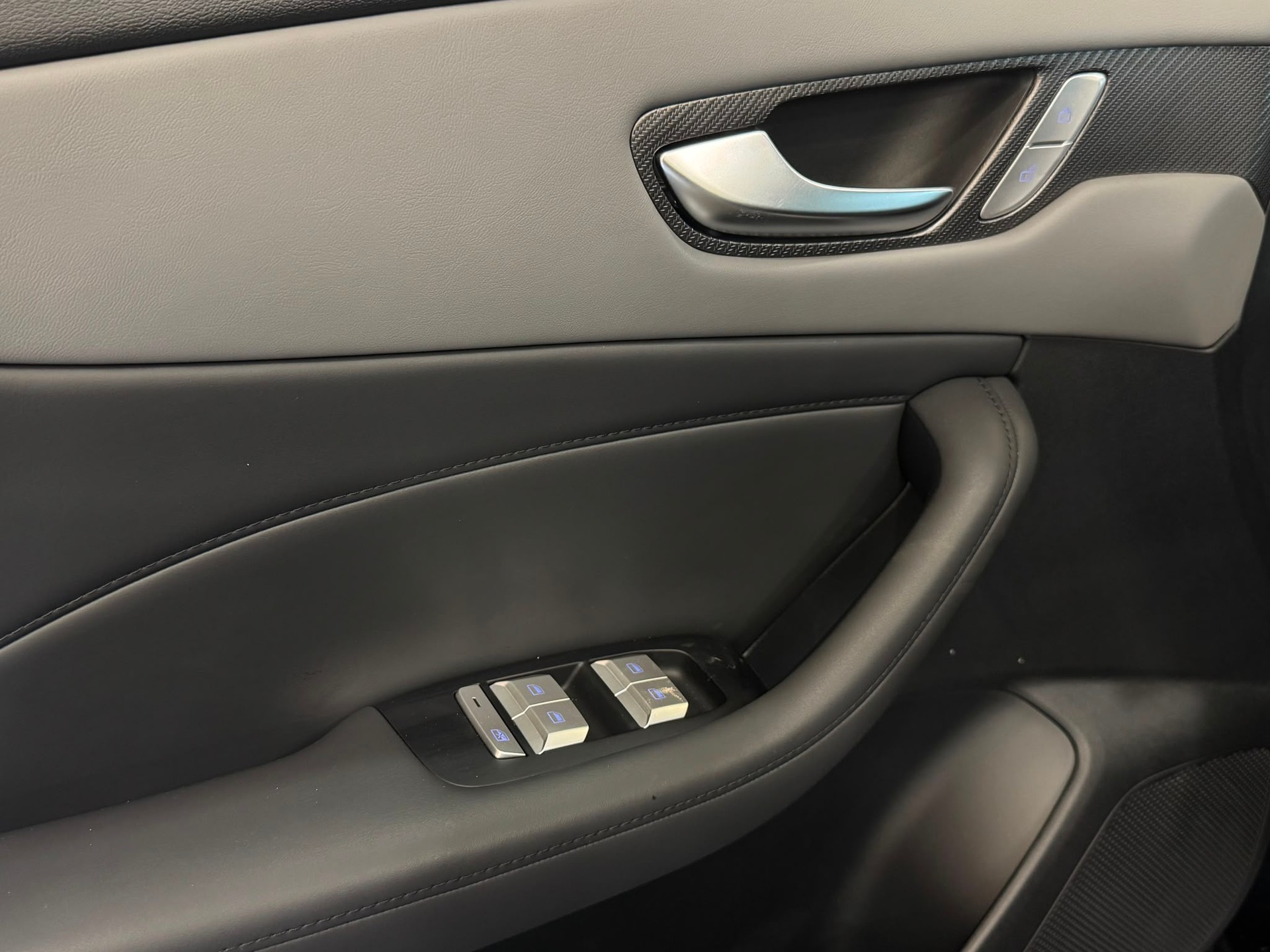 MG S5 EV 64kWh Luxury-image-14