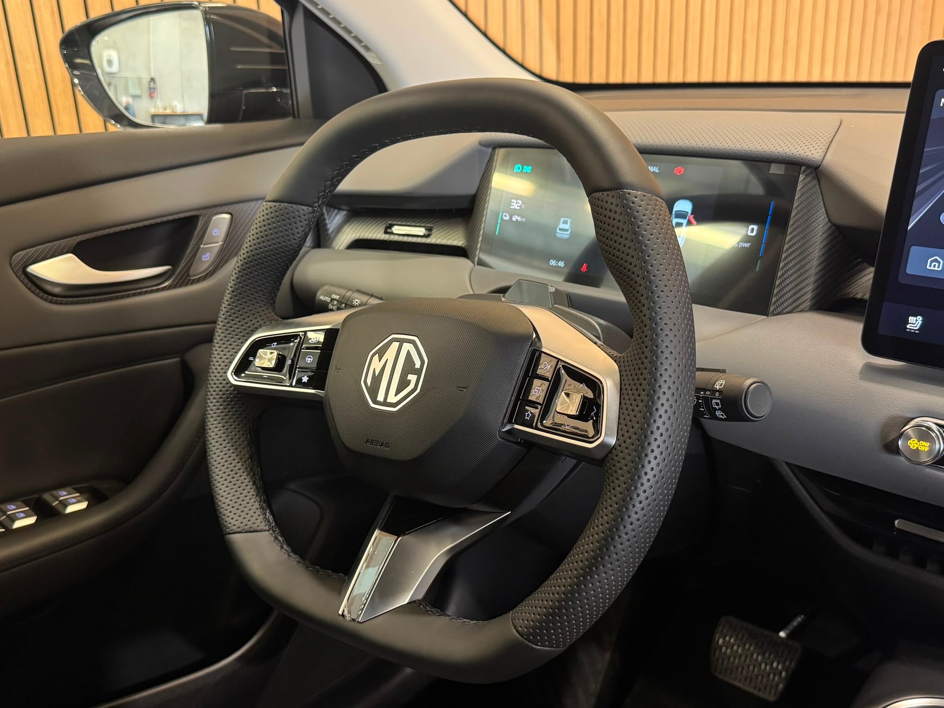 MG S5 EV 64kWh Luxury-image-11