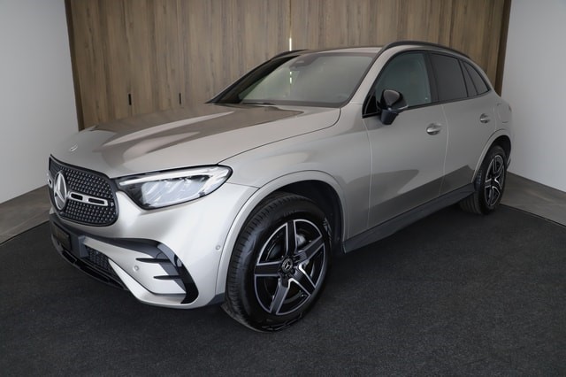 MERCEDES-BENZ GLC 300 e AMG Line 4m-image-1