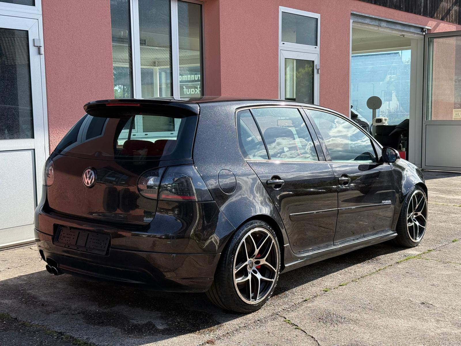 VW Golf 2.0 TFSI GTI Edition 30-image-3