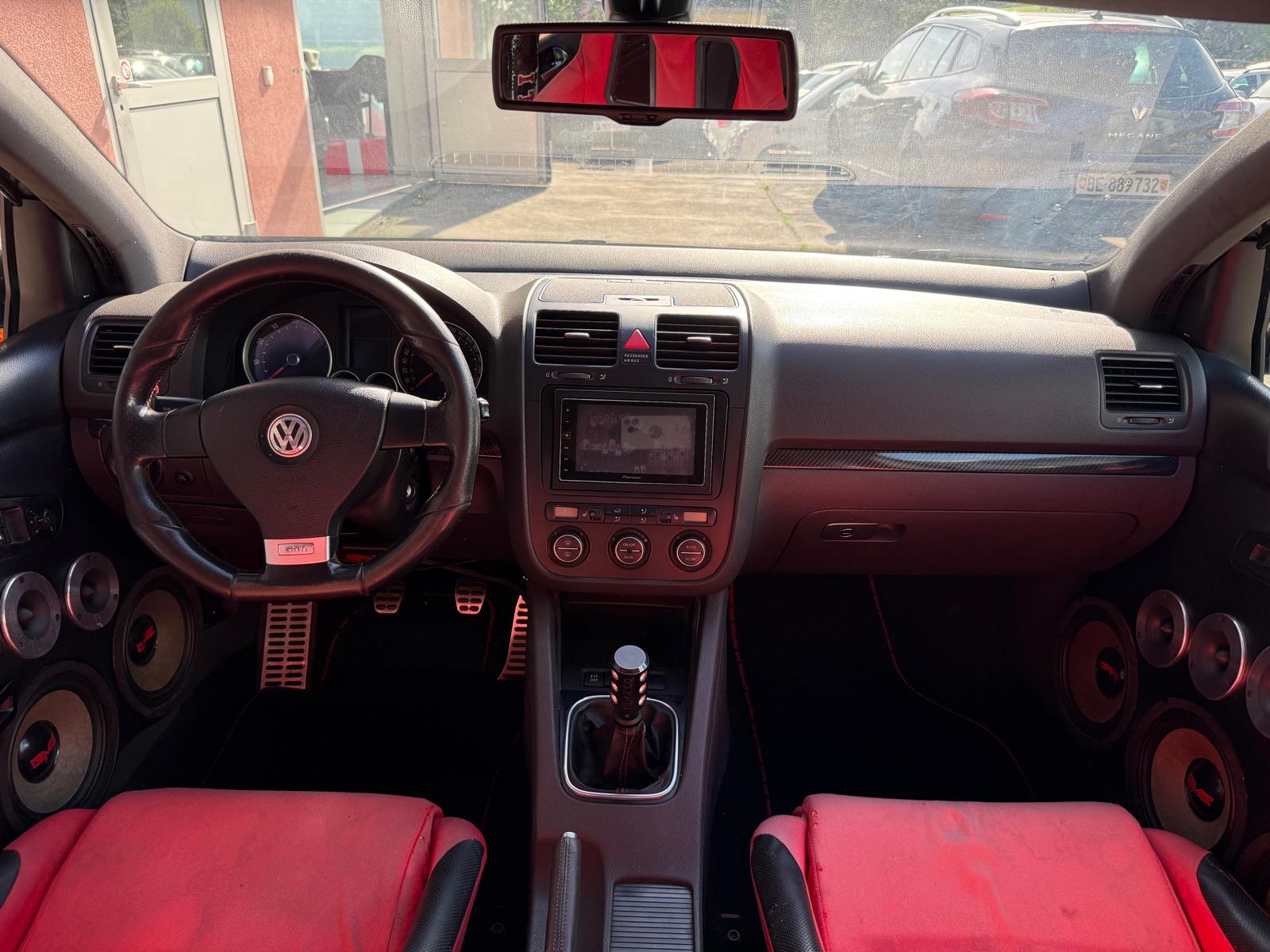 VW Golf 2.0 TFSI GTI Edition 30-image-5