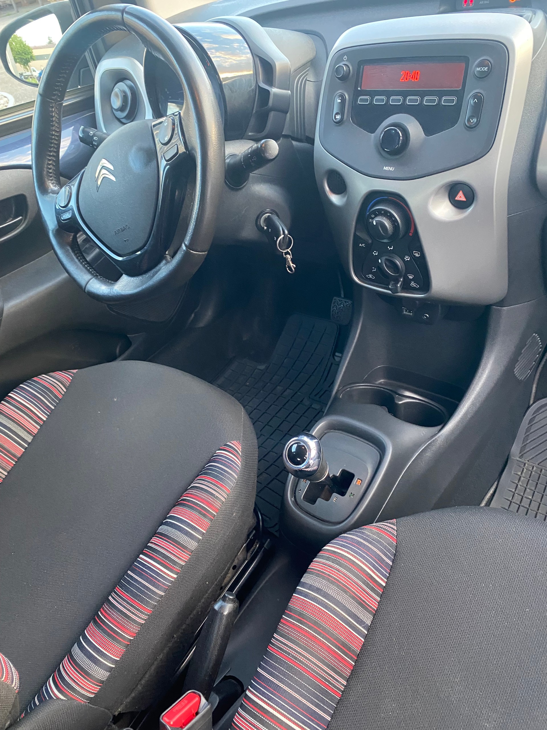 CITROEN C1 1.0 VTi ETG5 Shine Airscape-image-8