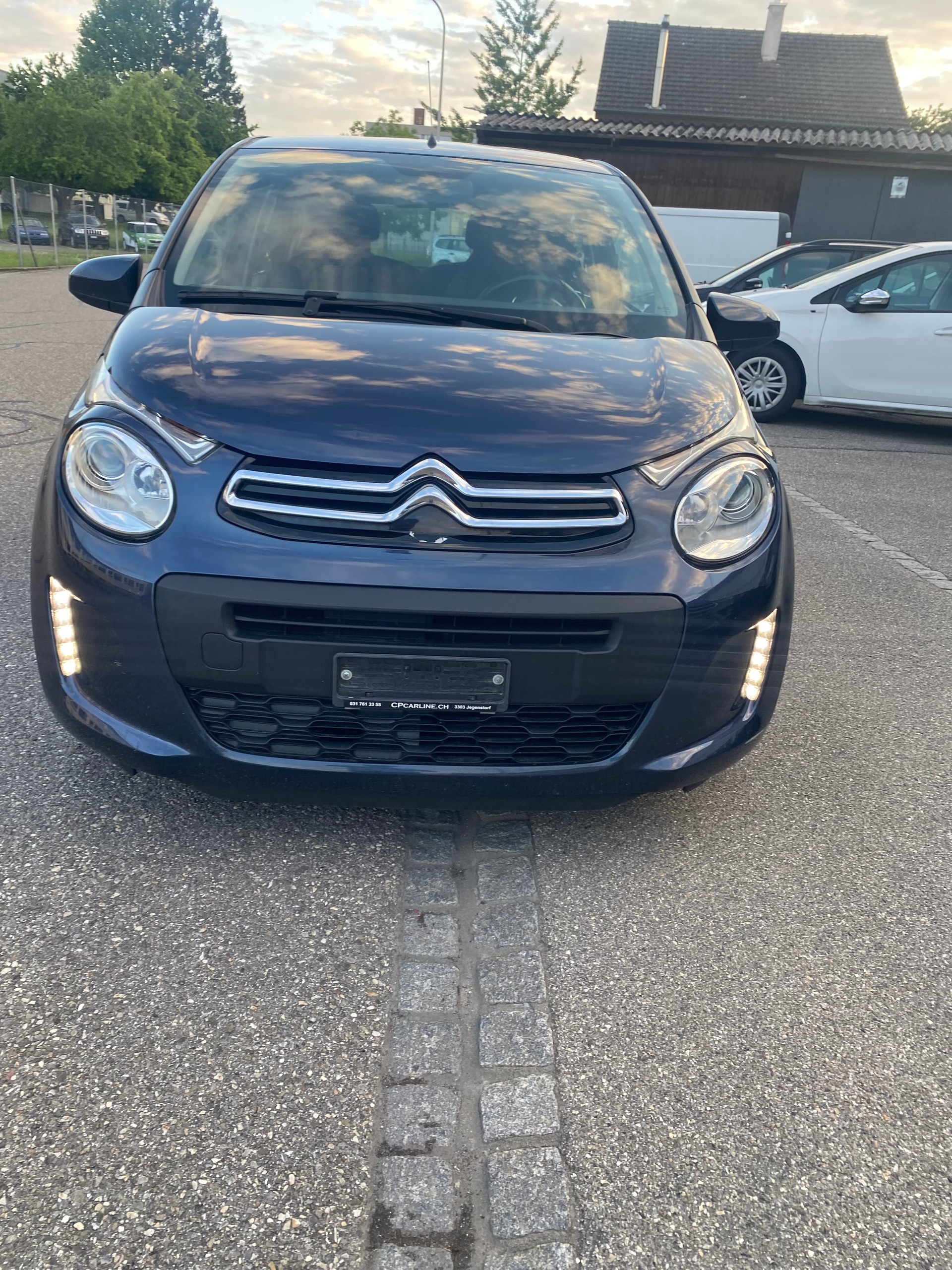 CITROEN C1 1.0 VTi ETG5 Shine Airscape-image-2