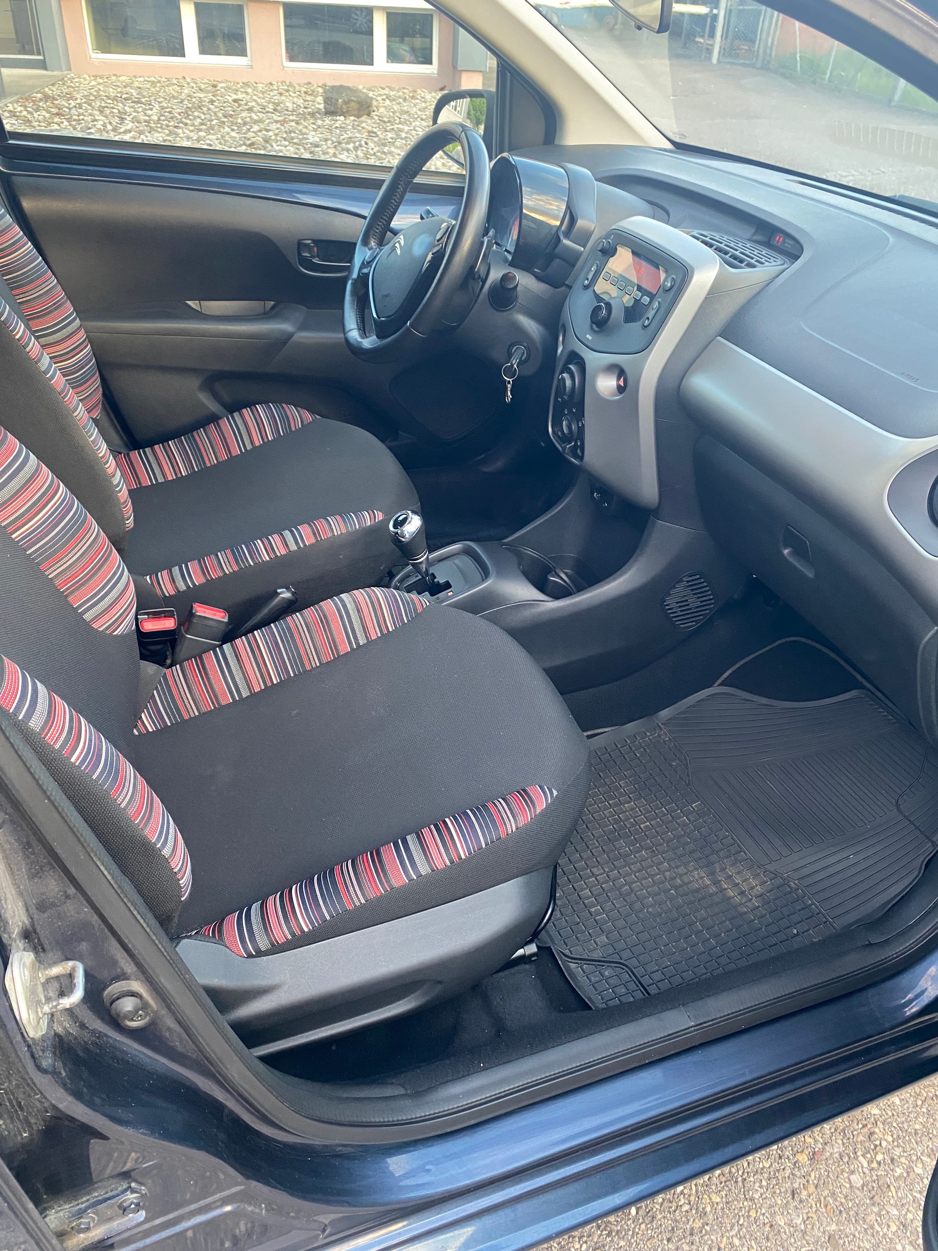 CITROEN C1 1.0 VTi ETG5 Shine Airscape-image-4