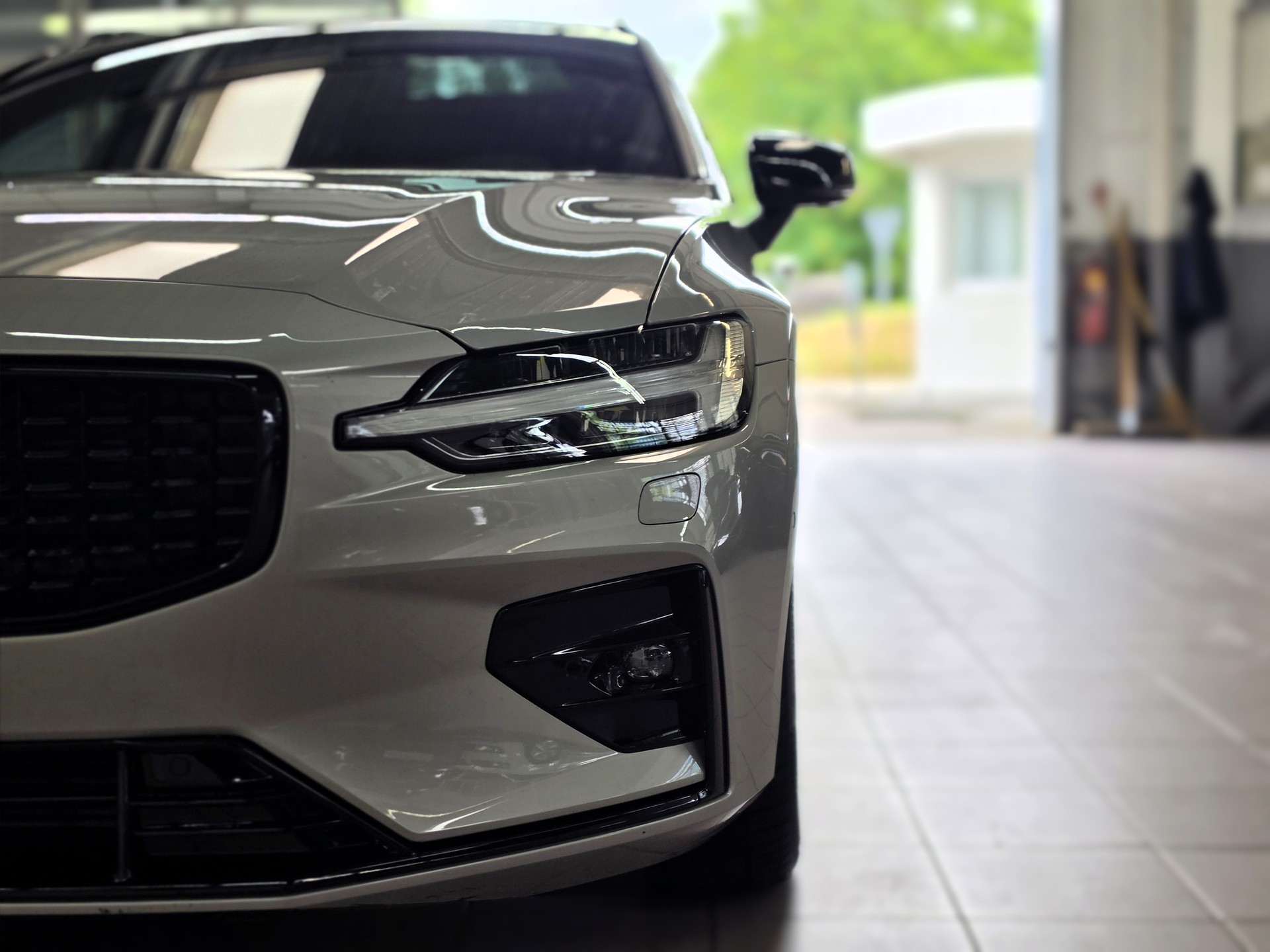 VOLVO V60 B4 Benzin Mild Hybrid Ultra Dark DCT-image-8