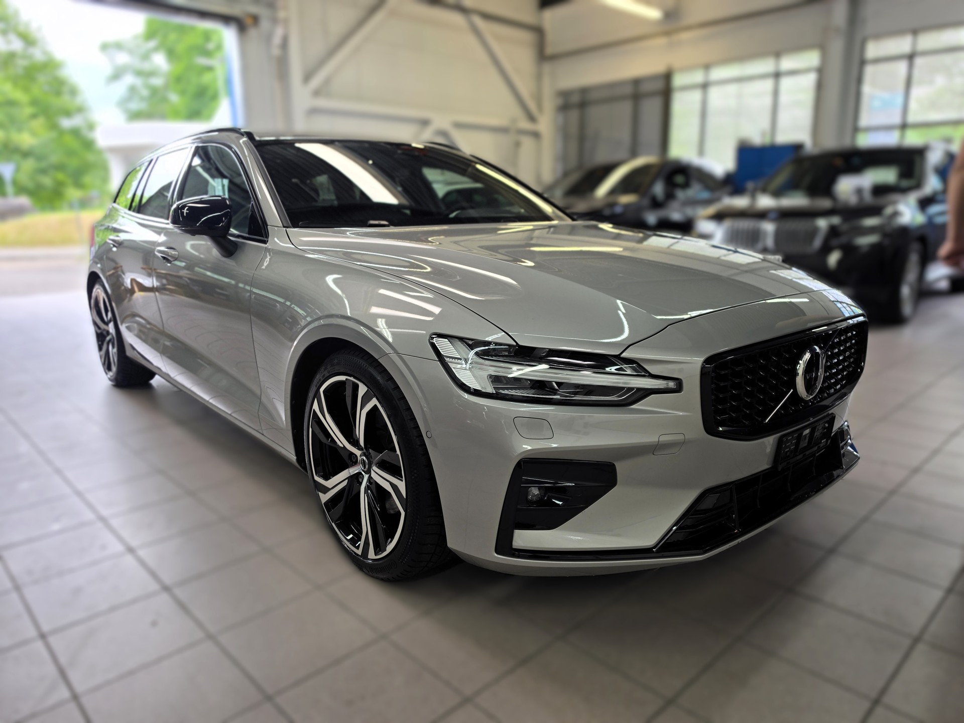 VOLVO V60 B4 Benzin Mild Hybrid Ultra Dark DCT-image-6