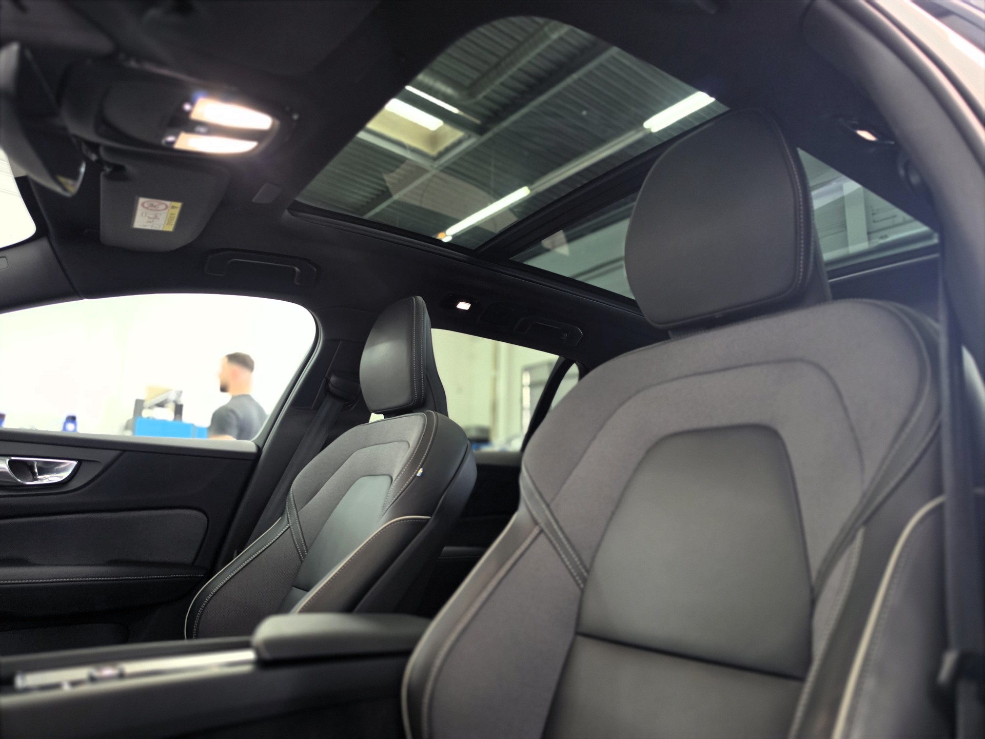 VOLVO V60 B4 Benzin Mild Hybrid Ultra Dark DCT-image-14