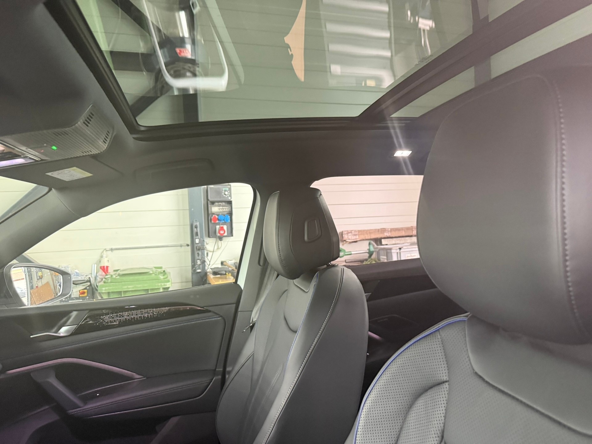 VW Tiguan 2.0 TSI DSG R-Line 4Motion, Pure White, 8-fach bereift-image-13