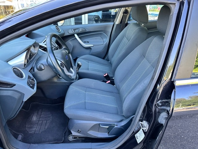 FORD Fiesta 1.6 16V Titanium-image-10