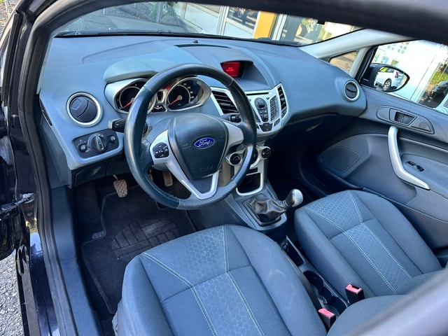 FORD Fiesta 1.6 16V Titanium-image-11