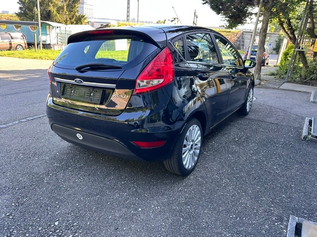 FORD Fiesta 1.6 16V Titanium-image-5