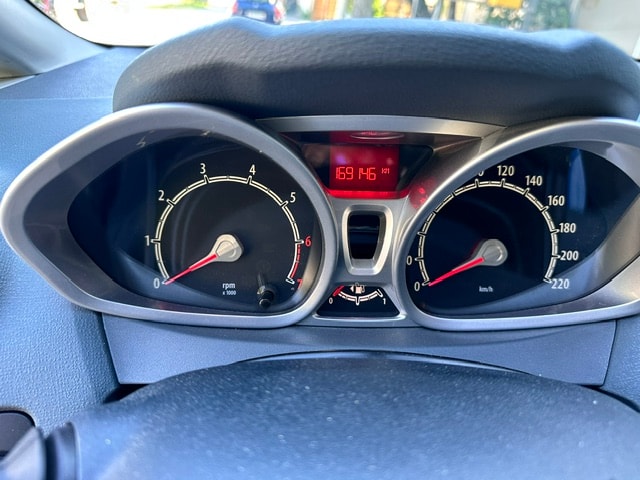 FORD Fiesta 1.6 16V Titanium-image-15