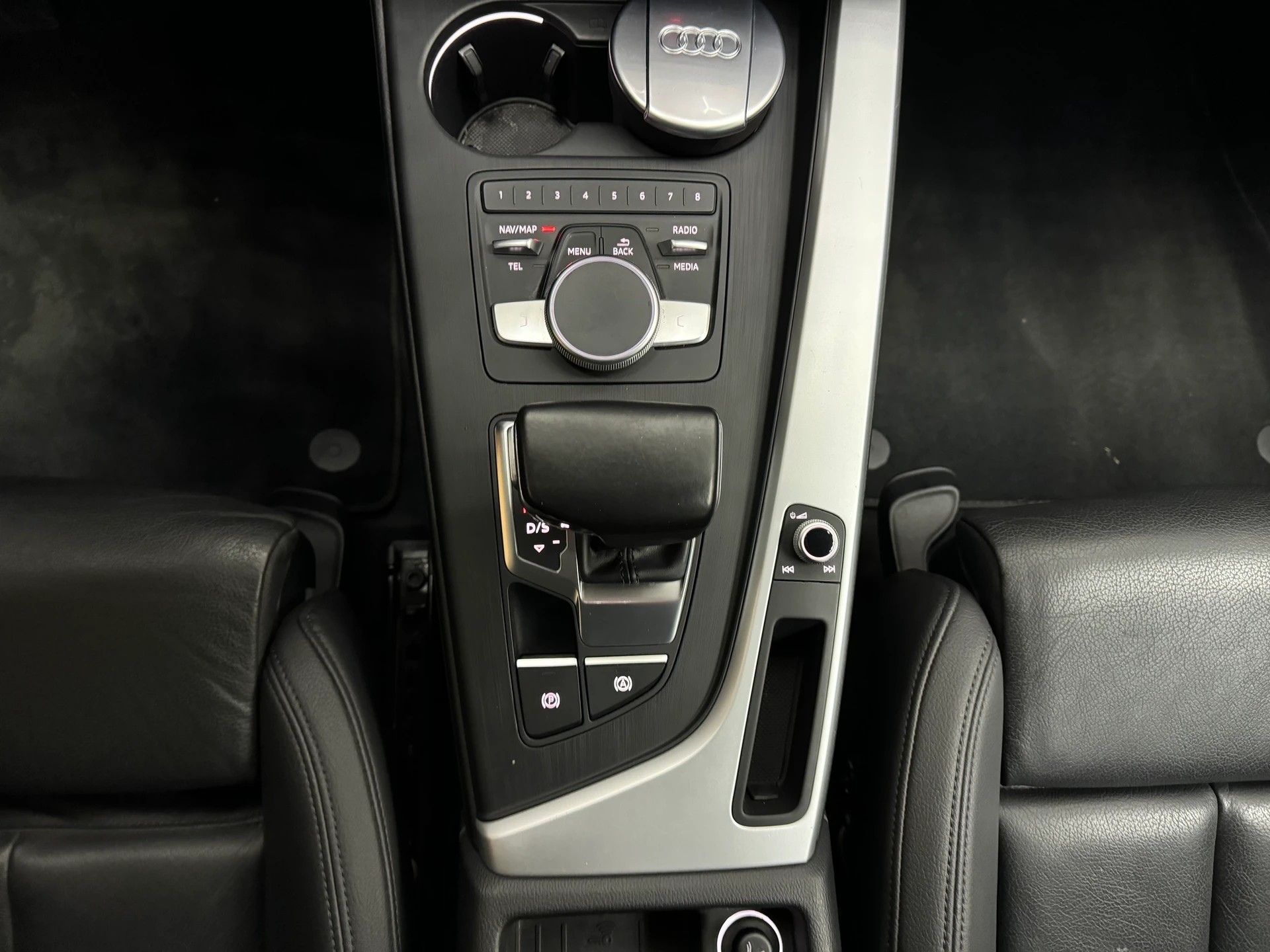 AUDI A4 Avant 2.0 TDI quattro S-tronic-image-13