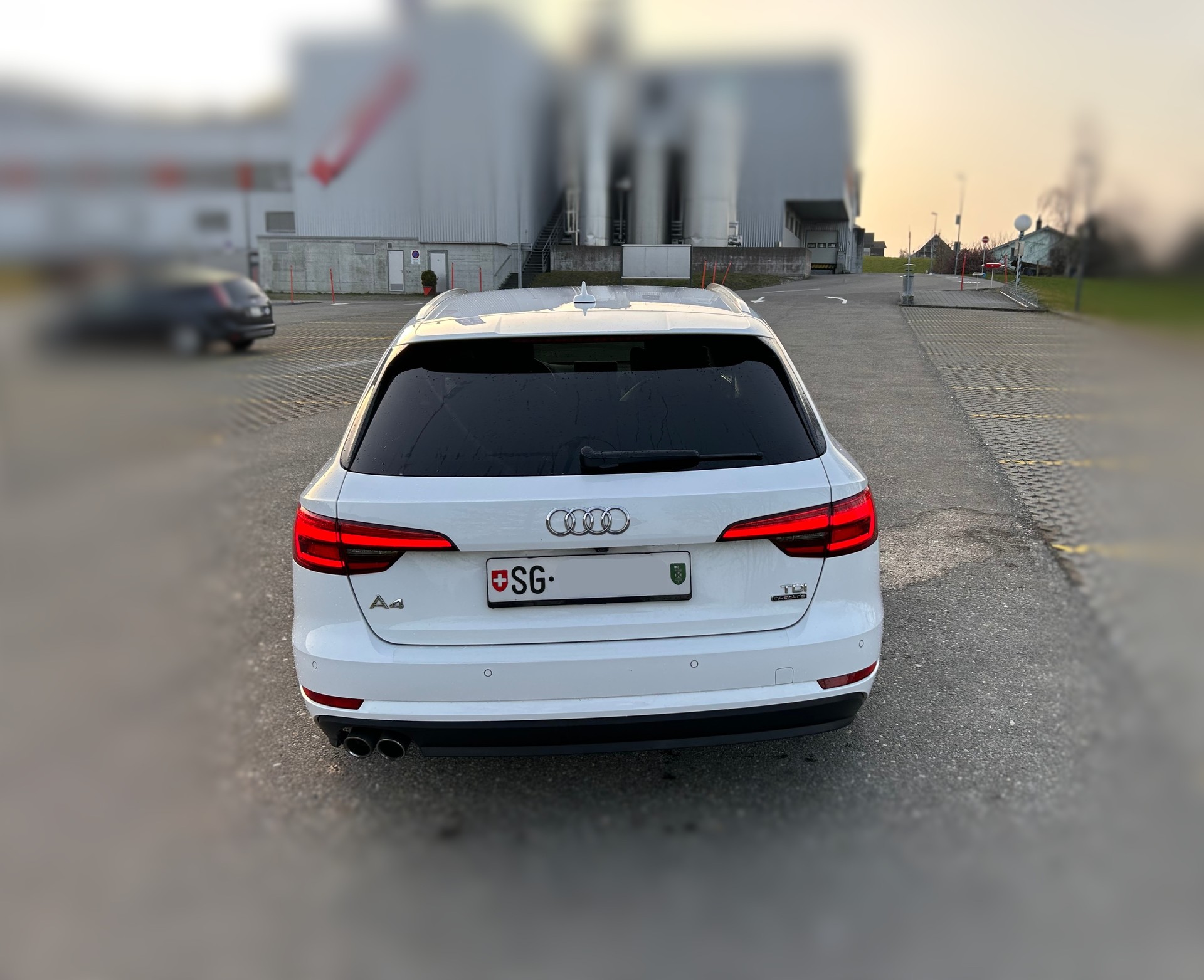 AUDI A4 Avant 2.0 TDI quattro S-tronic-image-4