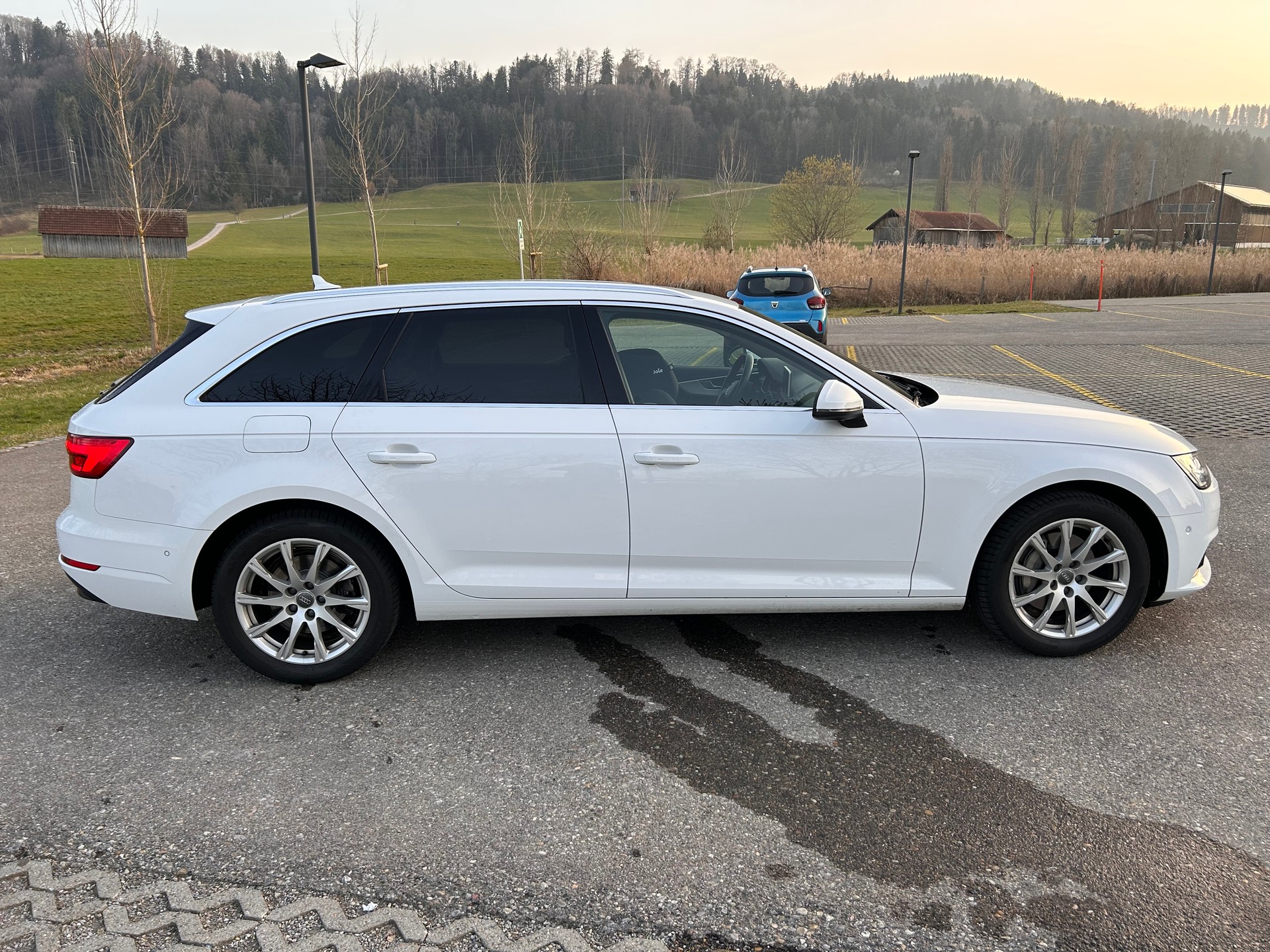 AUDI A4 Avant 2.0 TDI quattro S-tronic-image-2