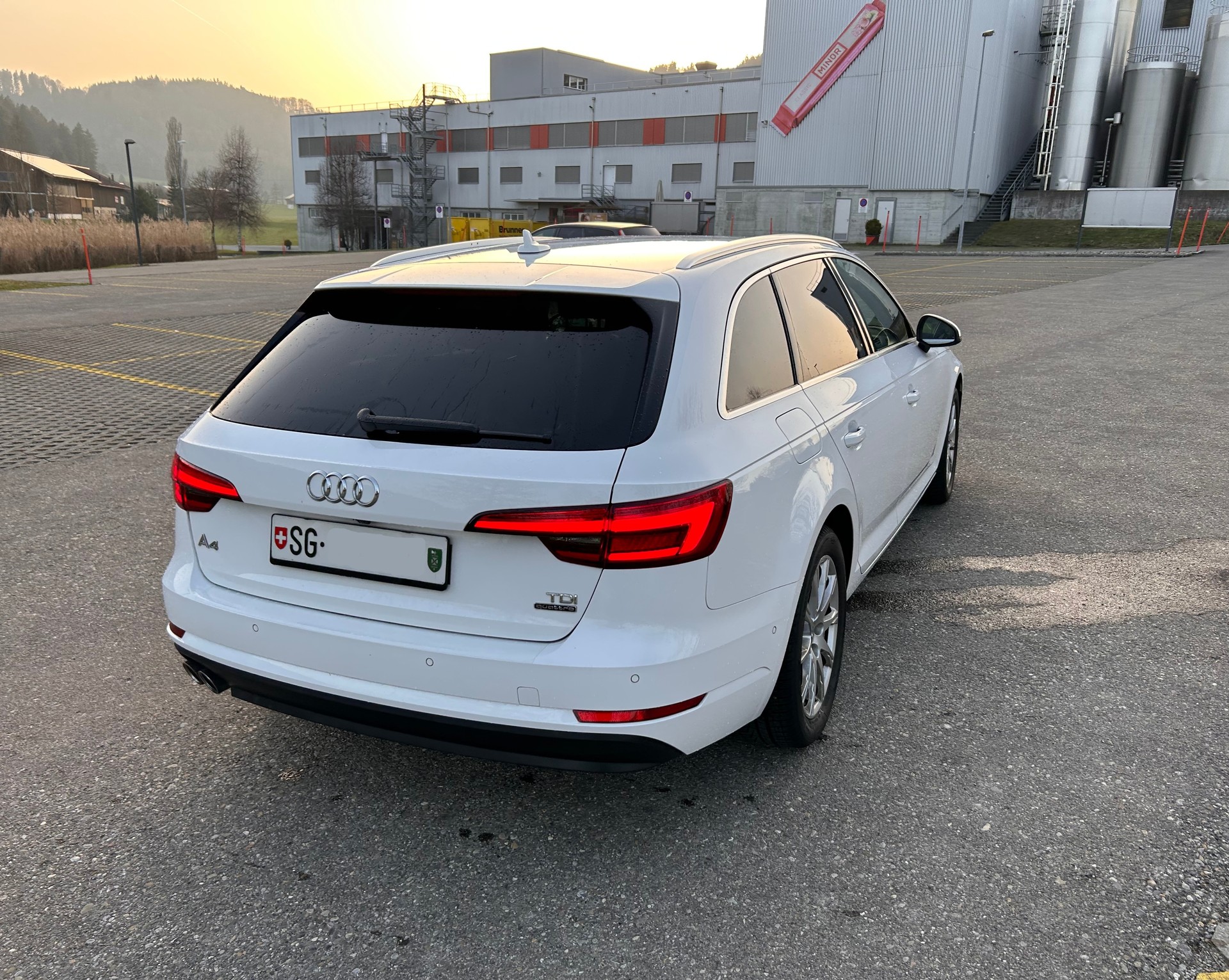 AUDI A4 Avant 2.0 TDI quattro S-tronic-image-3