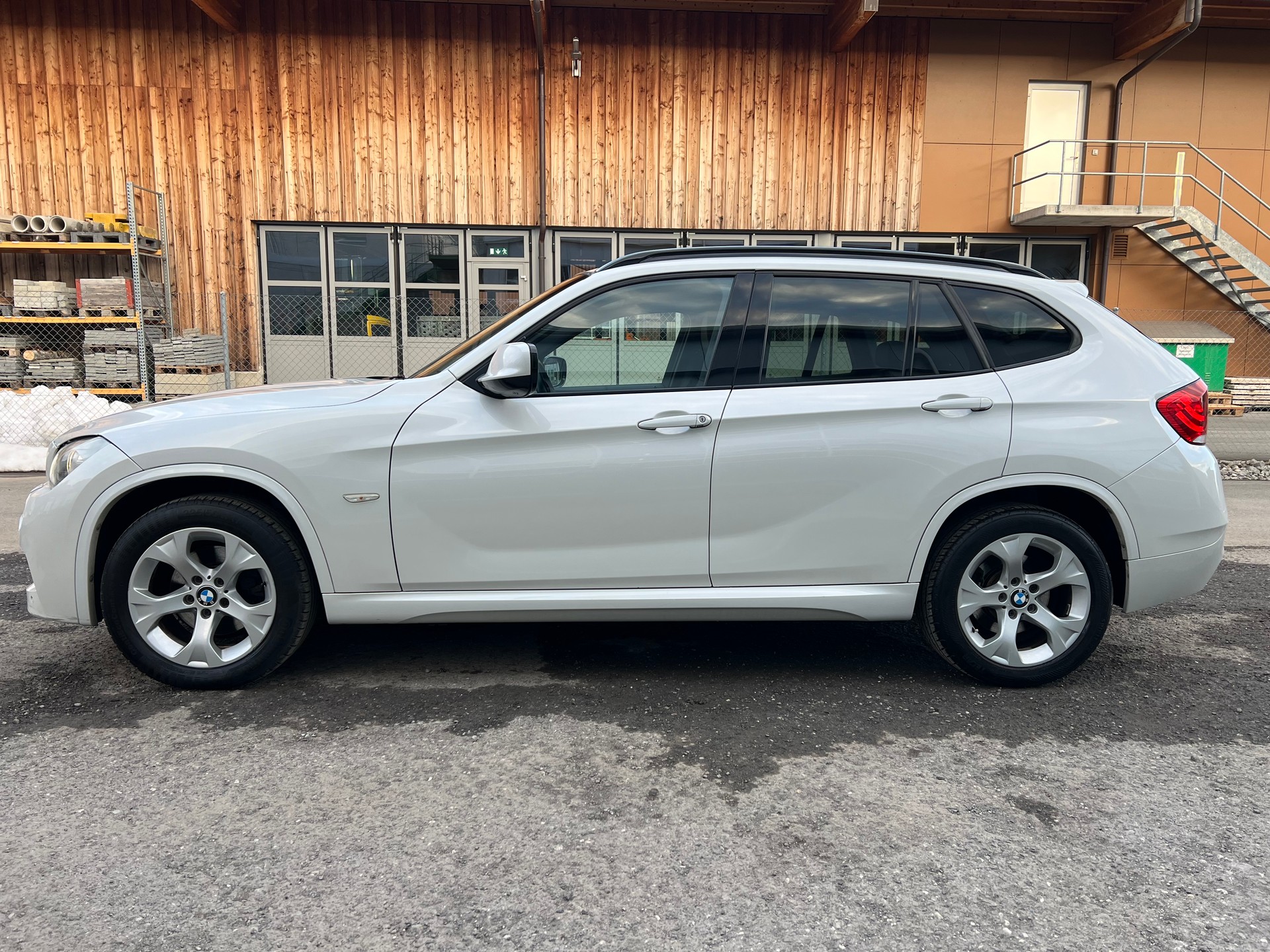 BMW X1 xDrive 18d-image-2
