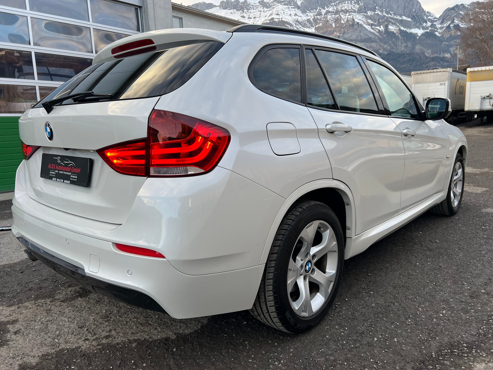 BMW X1 xDrive 18d-image-5