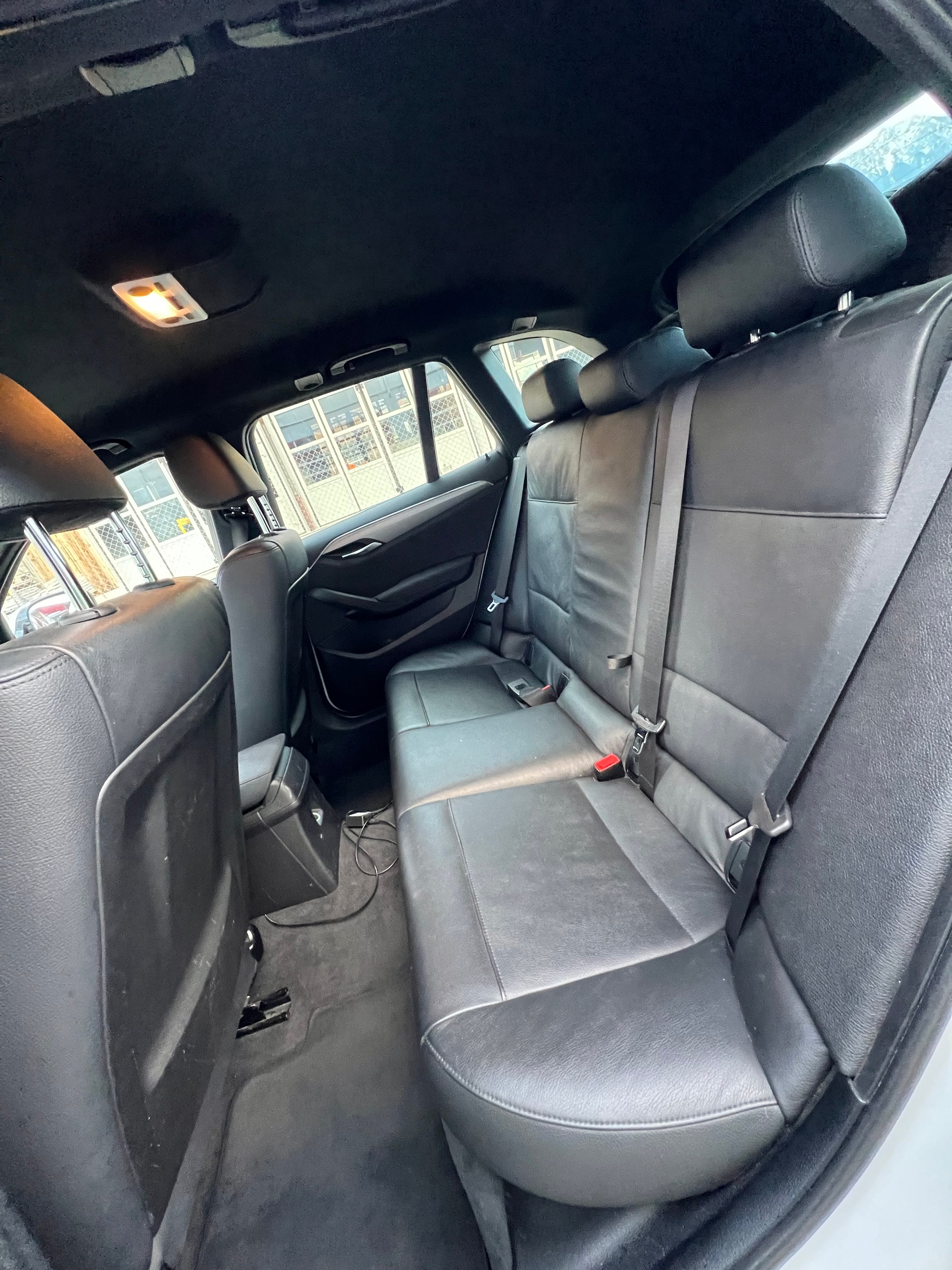 BMW X1 xDrive 18d-image-10